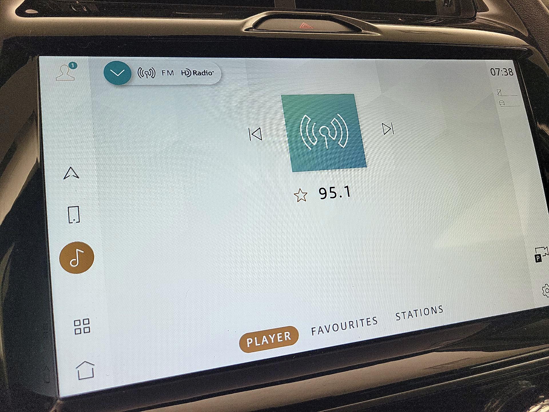 Thumbnail: 2022 Jaguar E-Pace - 16