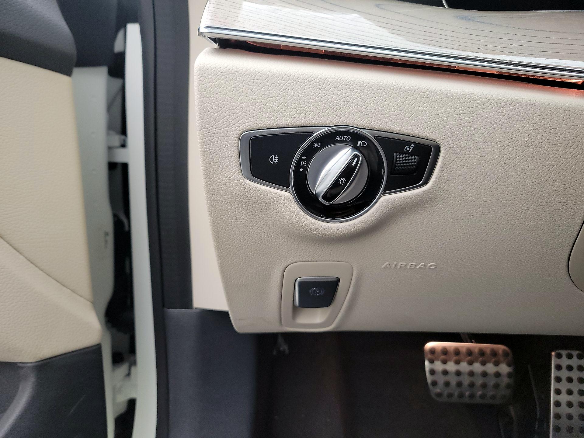 Thumbnail: 2021 Mercedes-Benz E-Class - 13