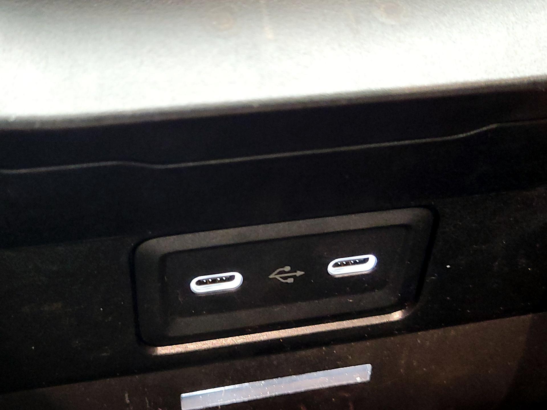 Thumbnail: 2023 Mercedes-Benz C-Class - 18