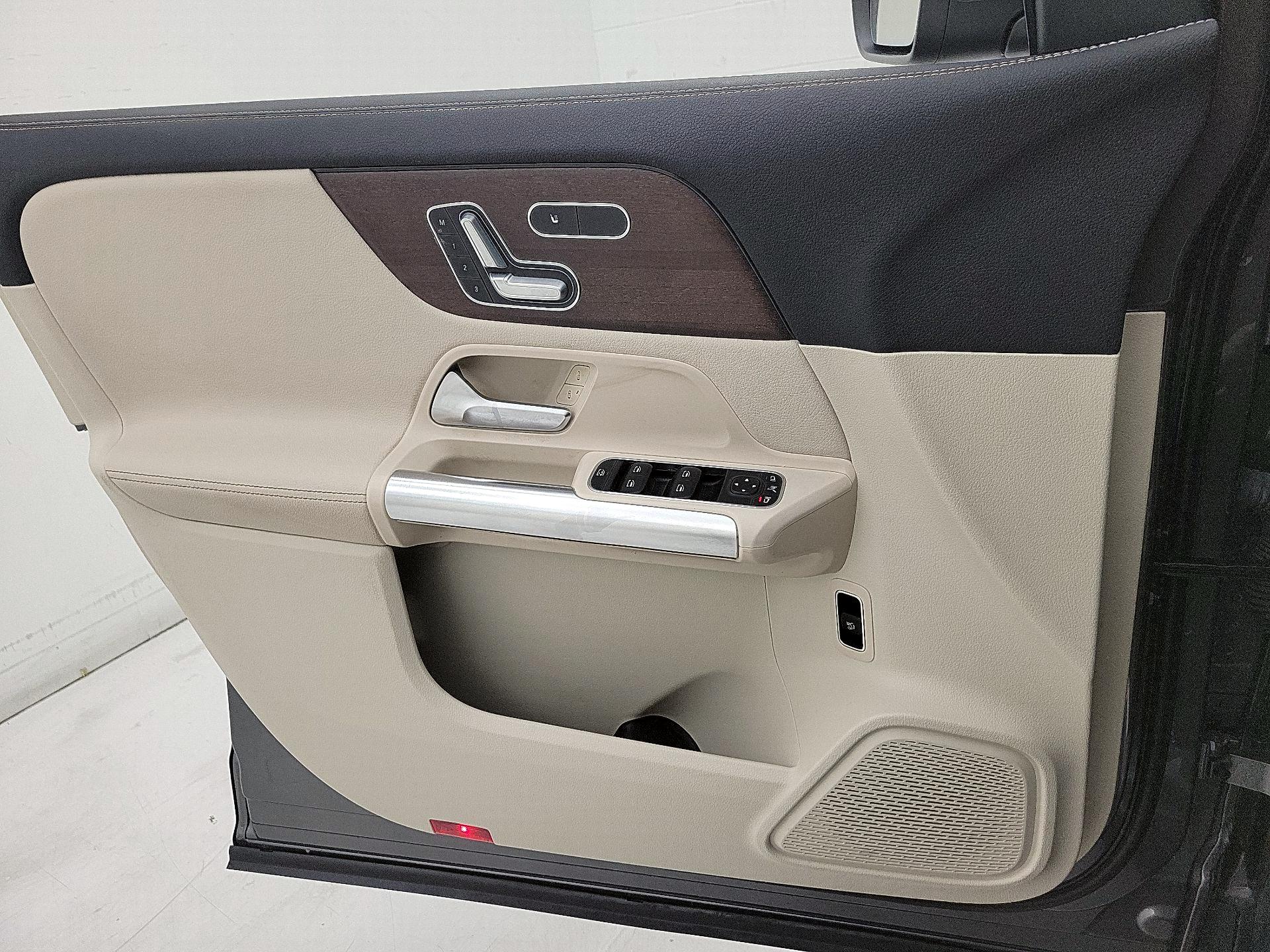 Thumbnail: 2023 Mercedes-Benz GLA - 12