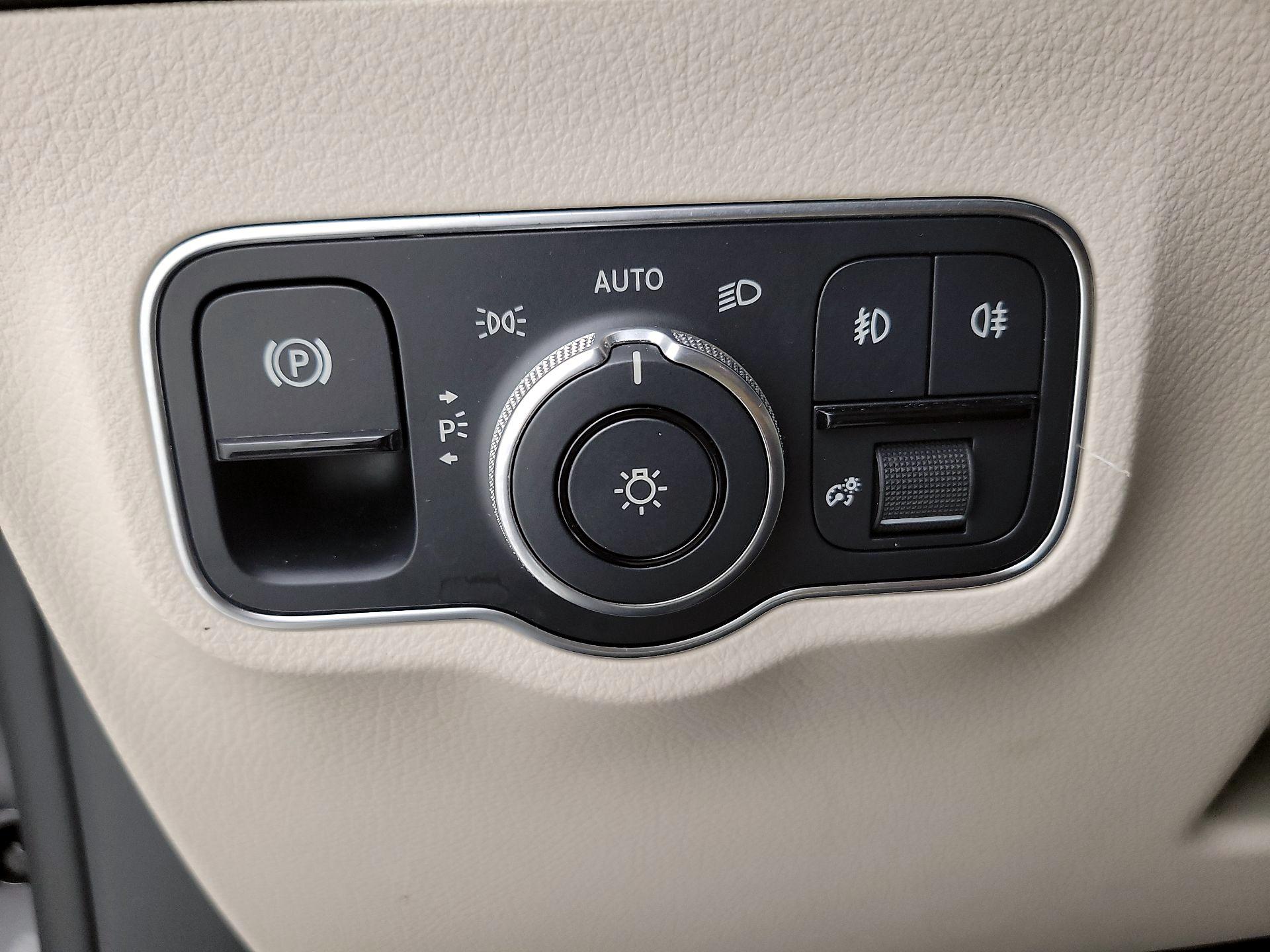 Thumbnail: 2023 Mercedes-Benz GLA - 13