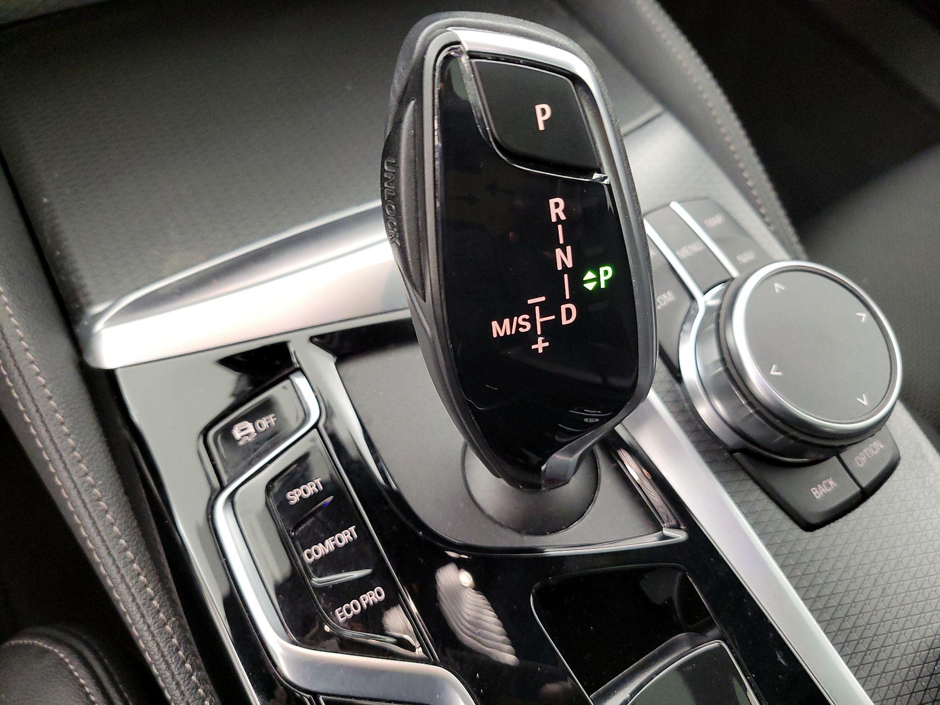 Thumbnail: 2023 BMW 5 Series - 18