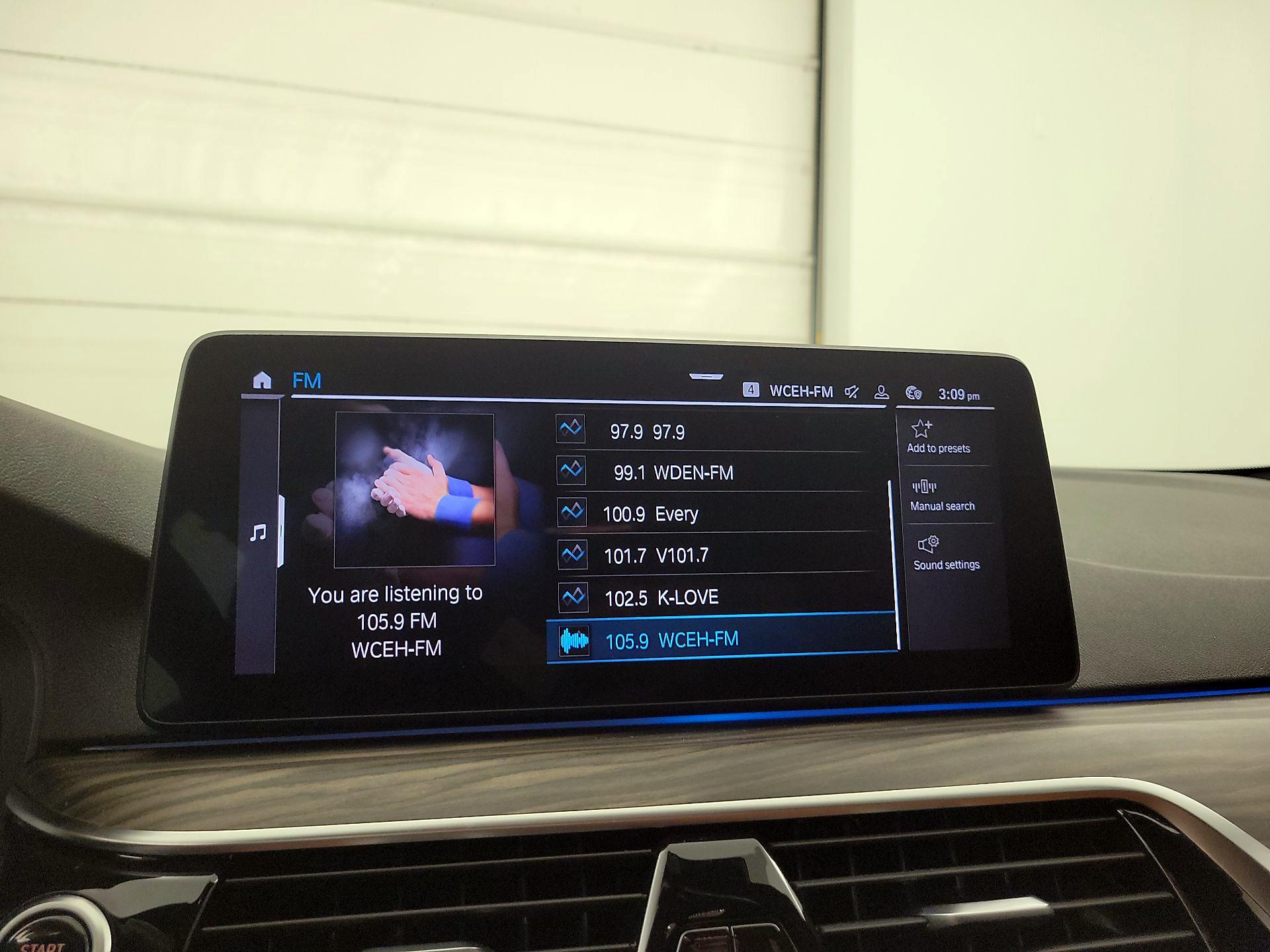 Thumbnail: 2021 BMW 5 Series - 16