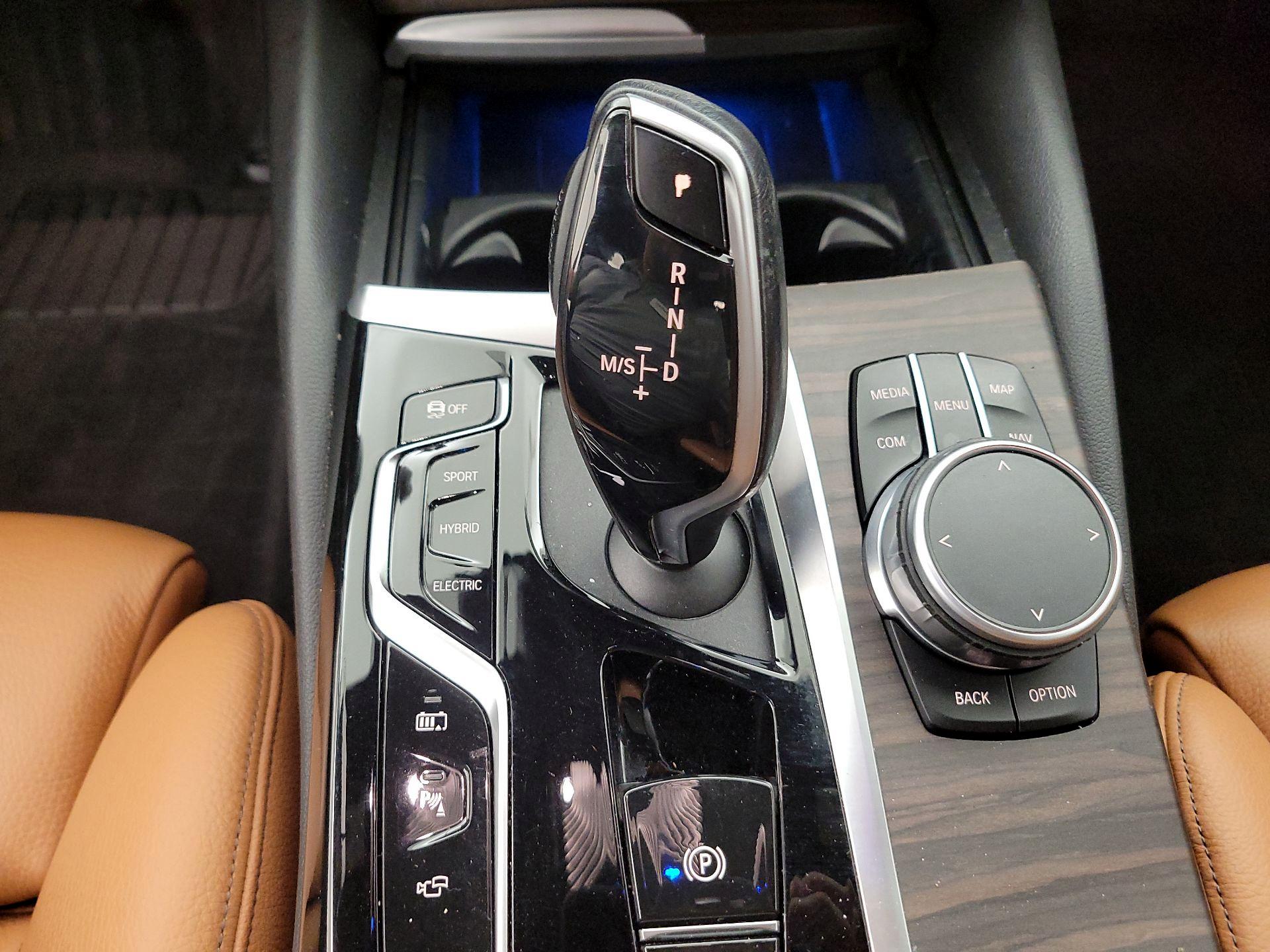 Thumbnail: 2021 BMW 5 Series - 18