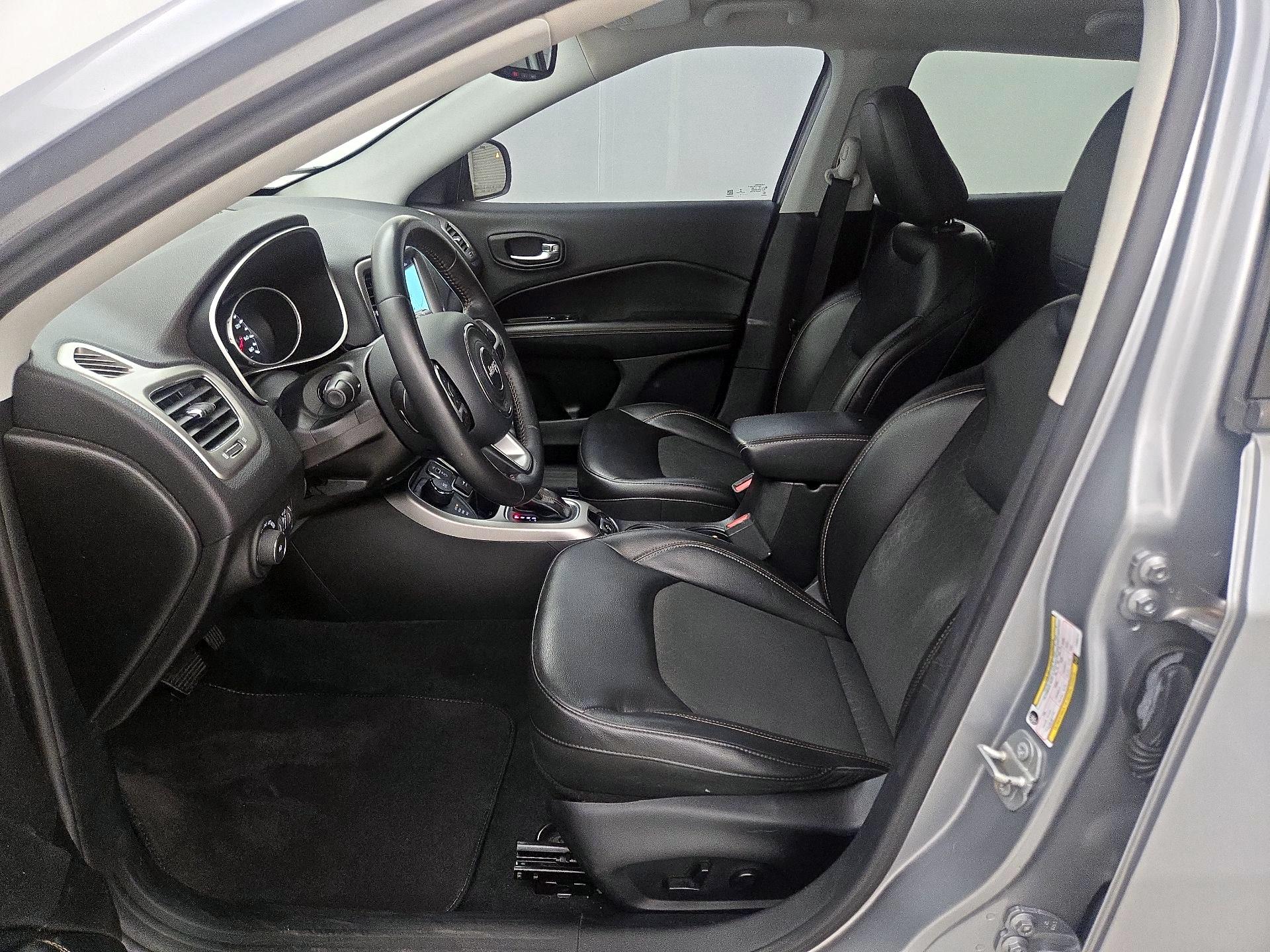 Thumbnail: 2018 Jeep Compass - 11