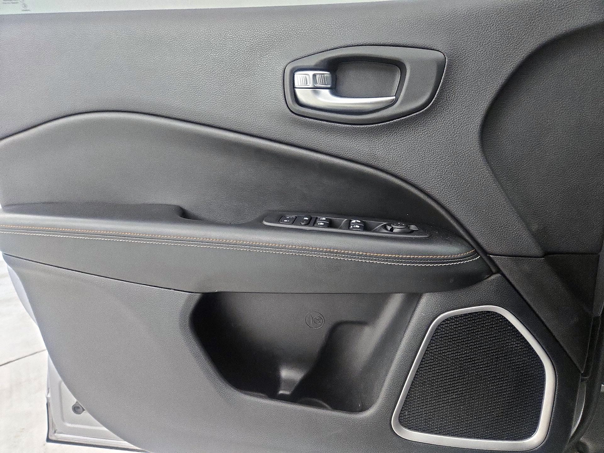 Thumbnail: 2018 Jeep Compass - 12