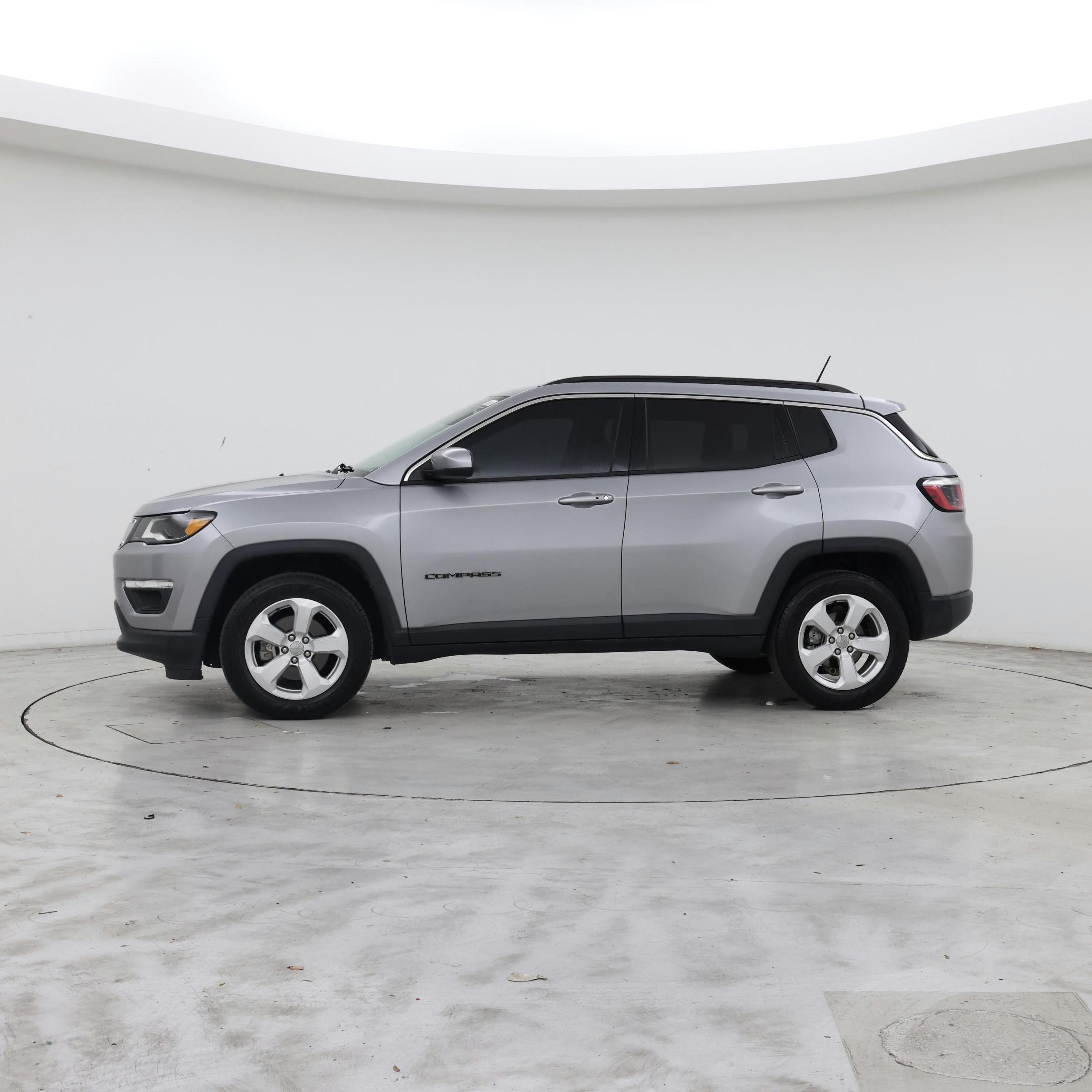 Thumbnail: 2018 Jeep Compass - 3