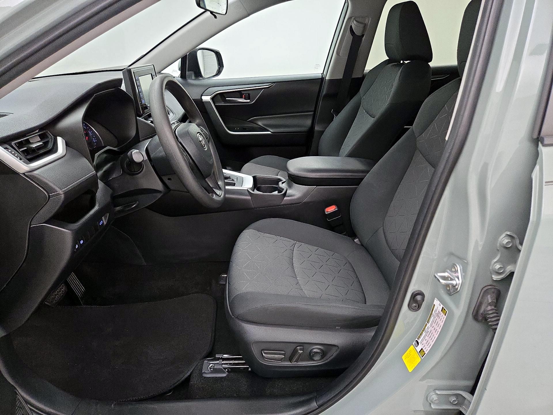 Thumbnail: 2020 Toyota RAV4 - 11