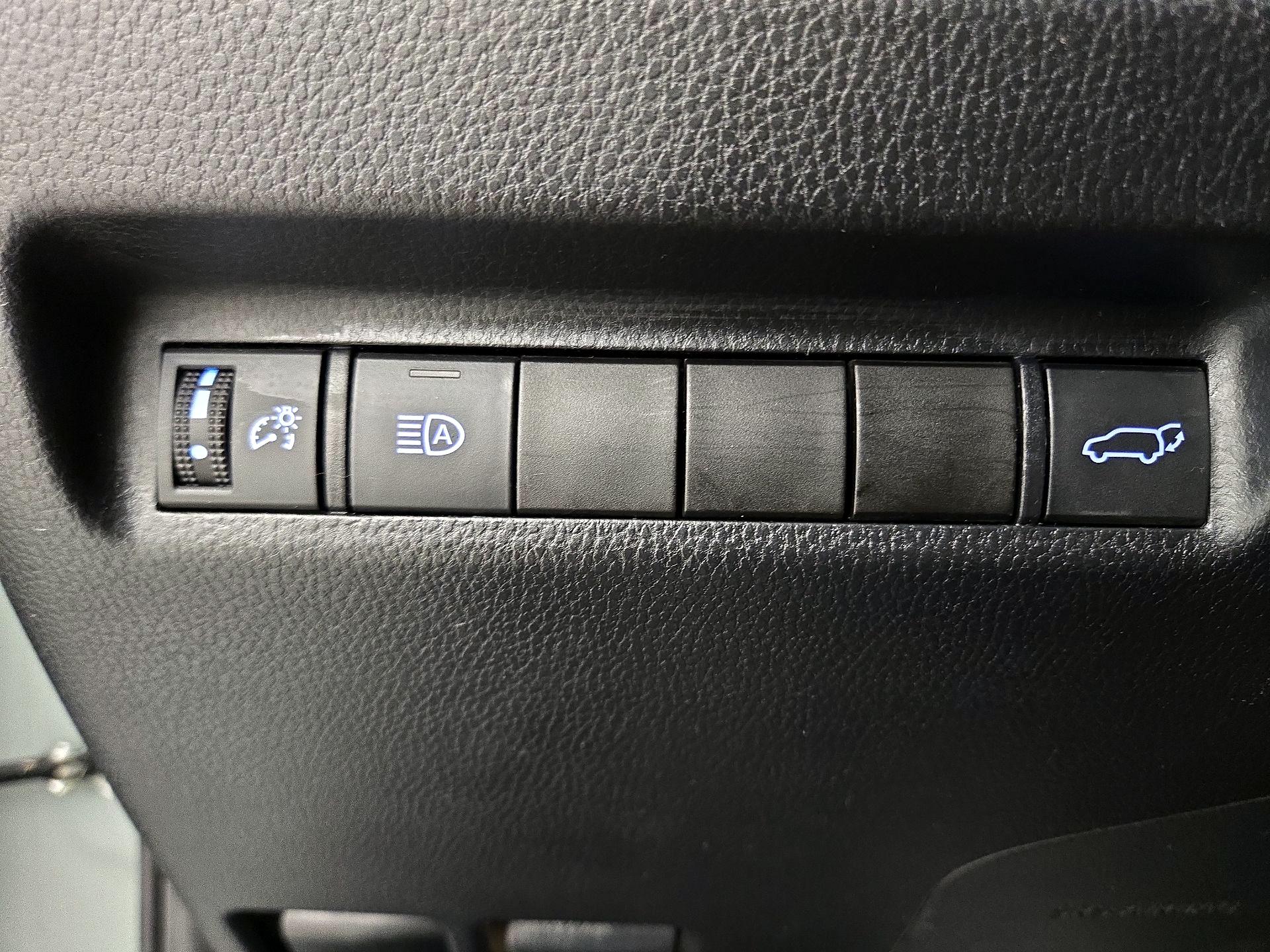 Thumbnail: 2020 Toyota RAV4 - 13