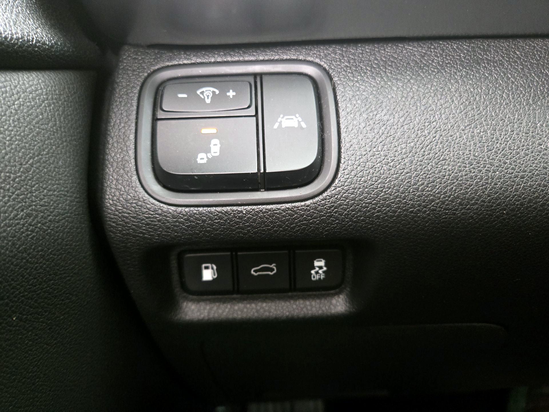 Thumbnail: 2020 Kia Optima - 13