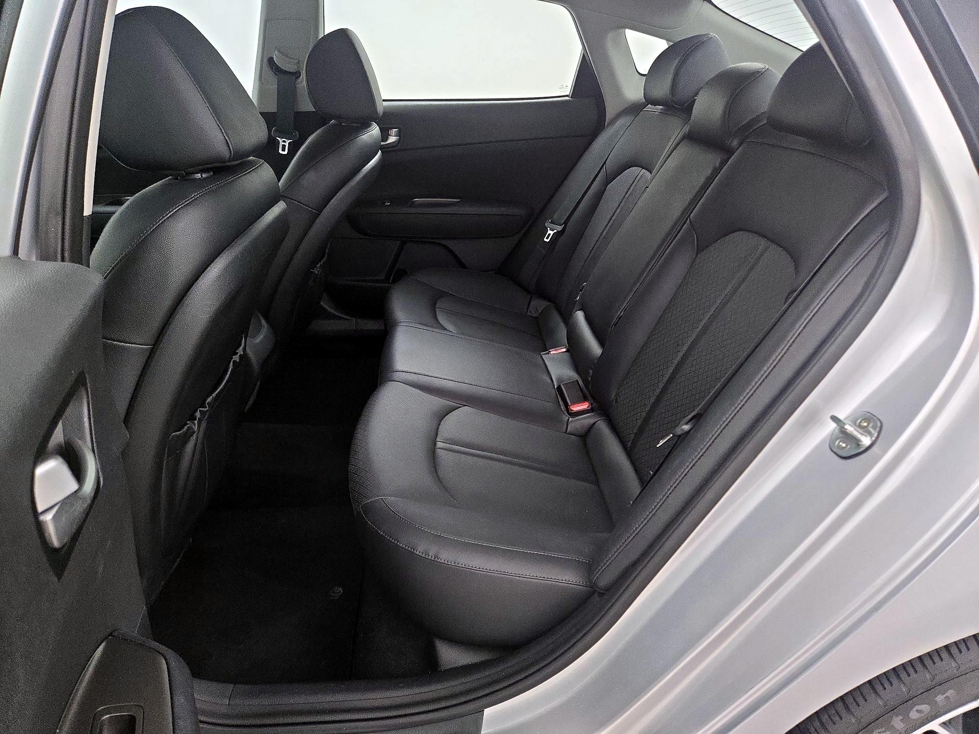 Thumbnail: 2020 Kia Optima - 20