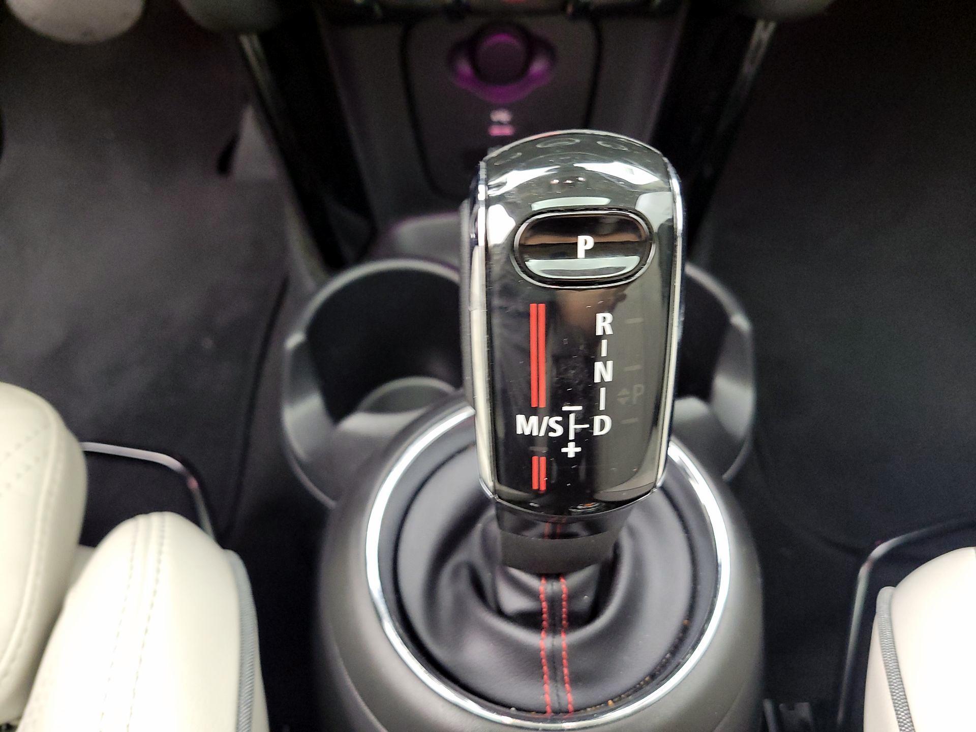 Thumbnail: 2021 MINI Cooper Hardtop - 17