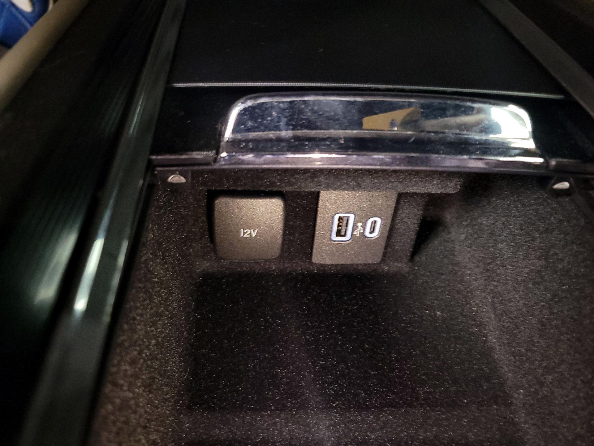 Thumbnail: 2020 Lincoln Corsair - 18