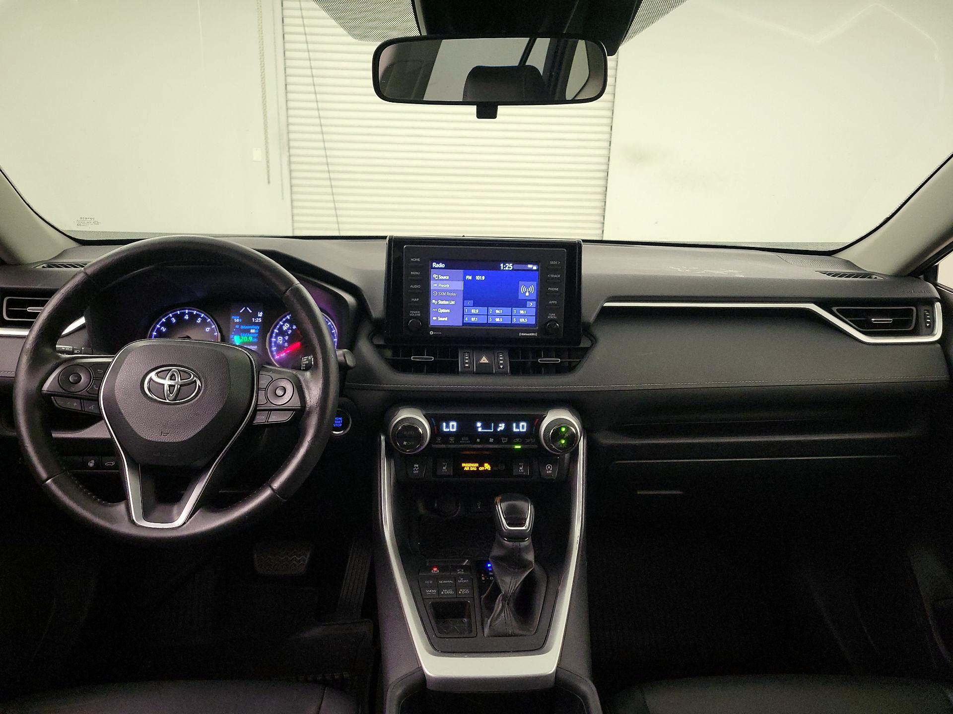 Thumbnail: 2020 Toyota RAV4 - 9