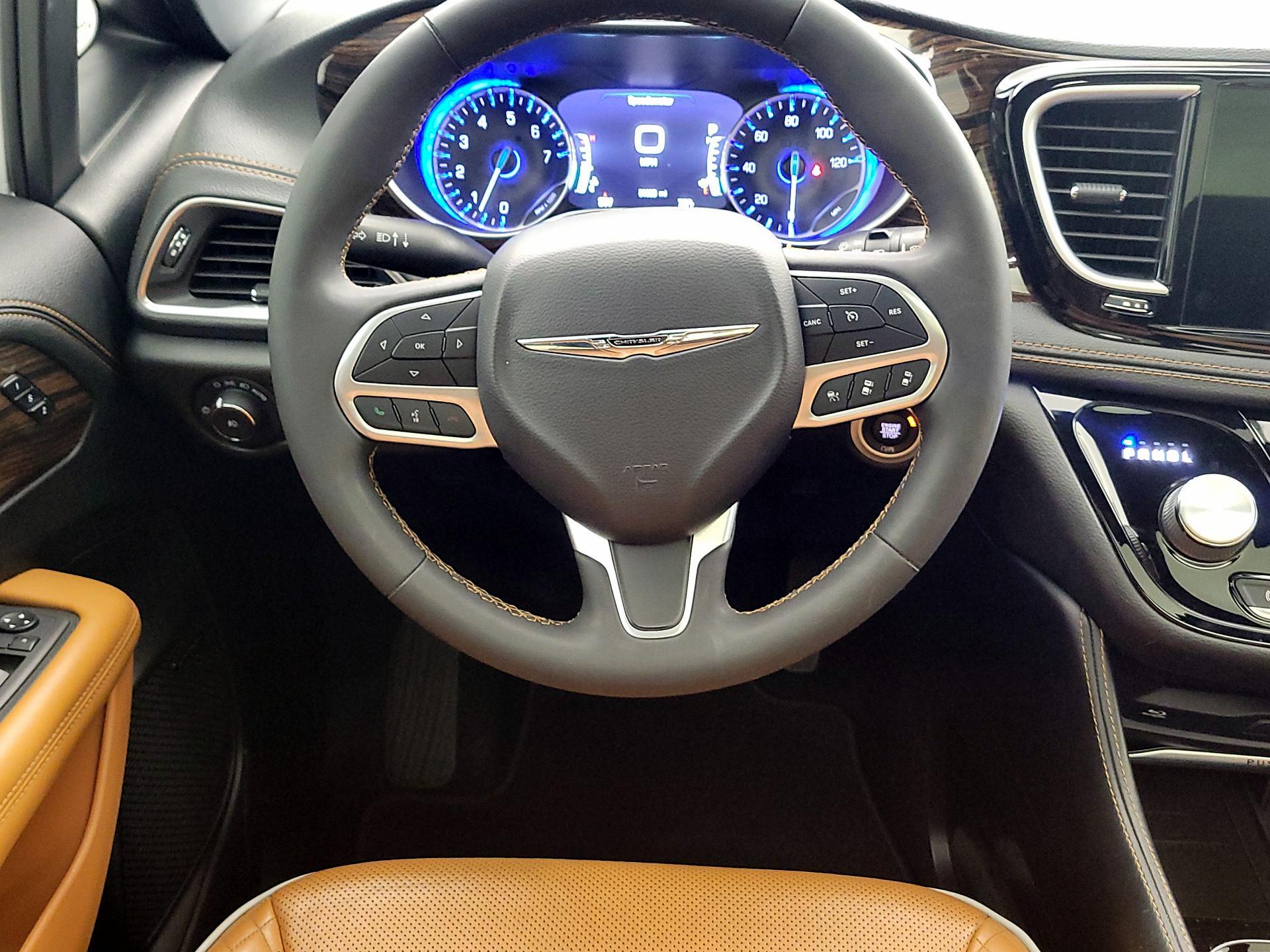 Thumbnail: 2022 Chrysler Pacifica - 10