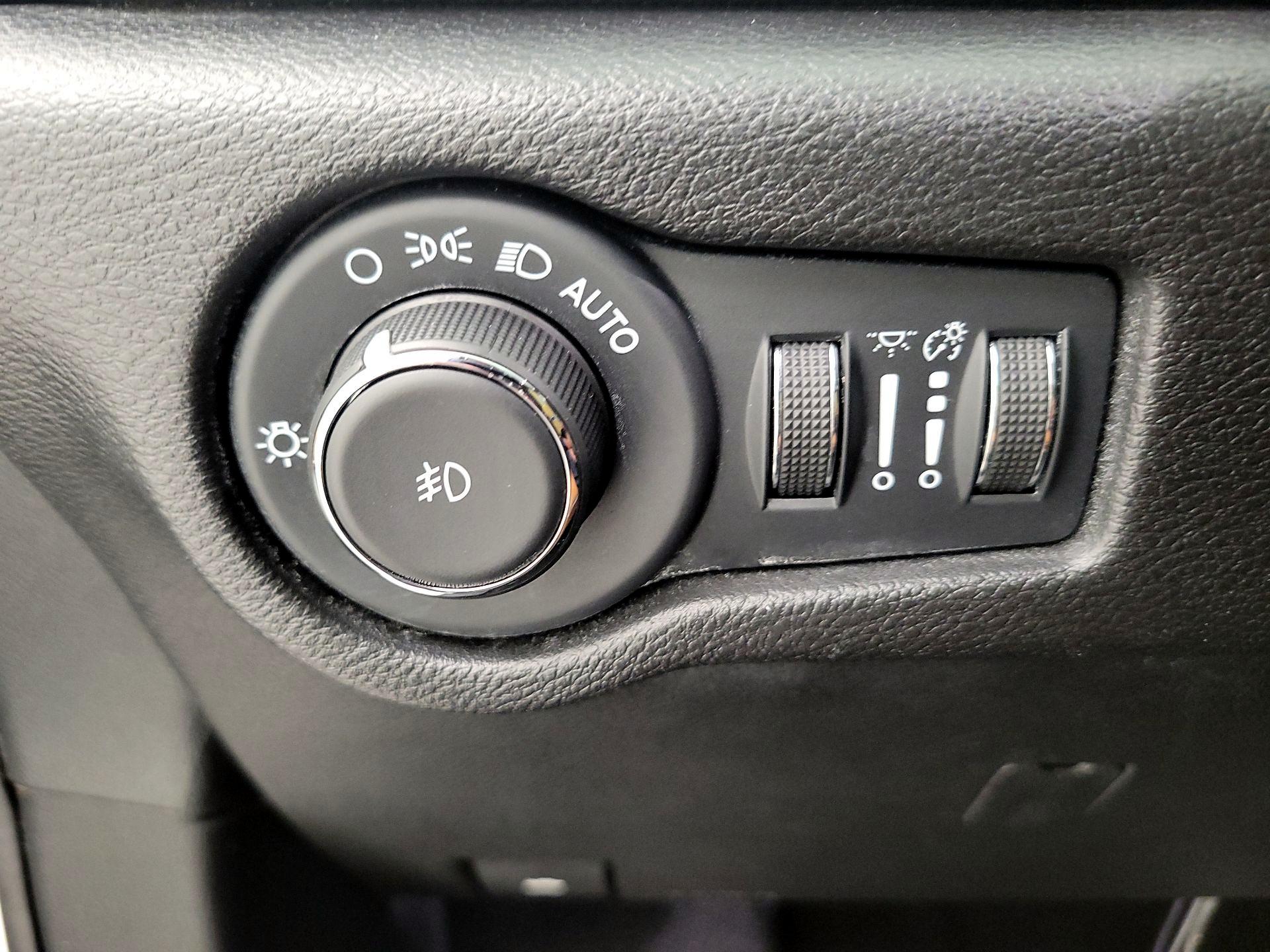 Thumbnail: 2022 Chrysler Pacifica - 13