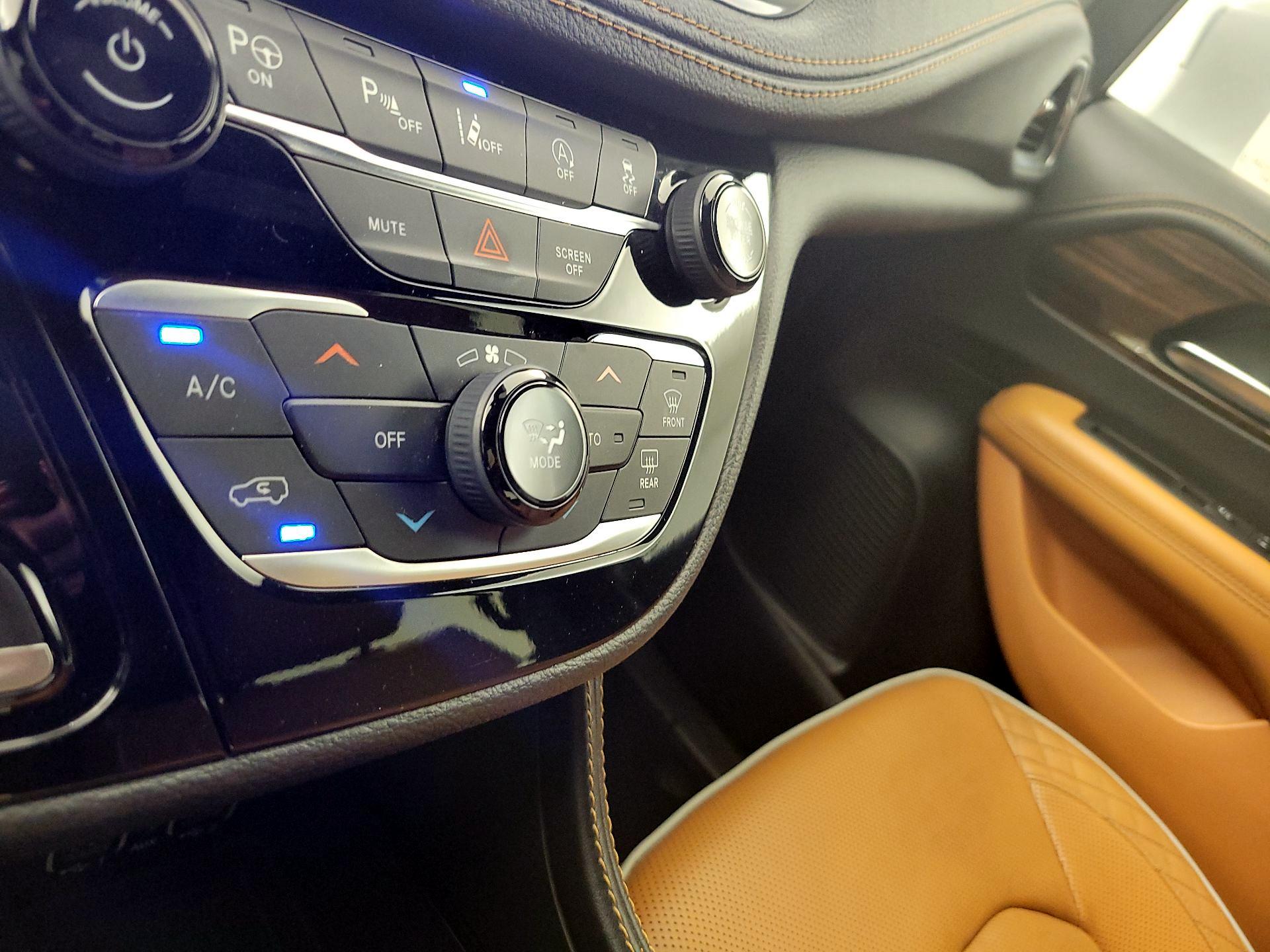 Thumbnail: 2022 Chrysler Pacifica - 17