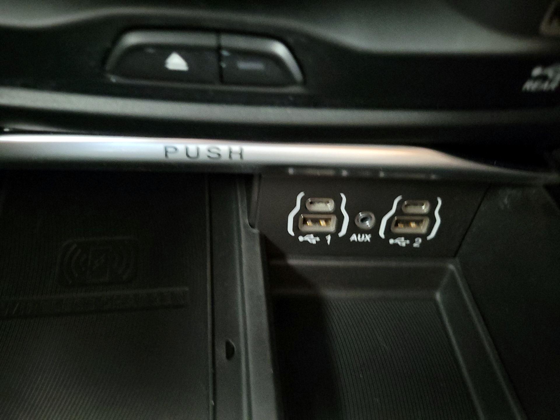 Thumbnail: 2022 Chrysler Pacifica - 19