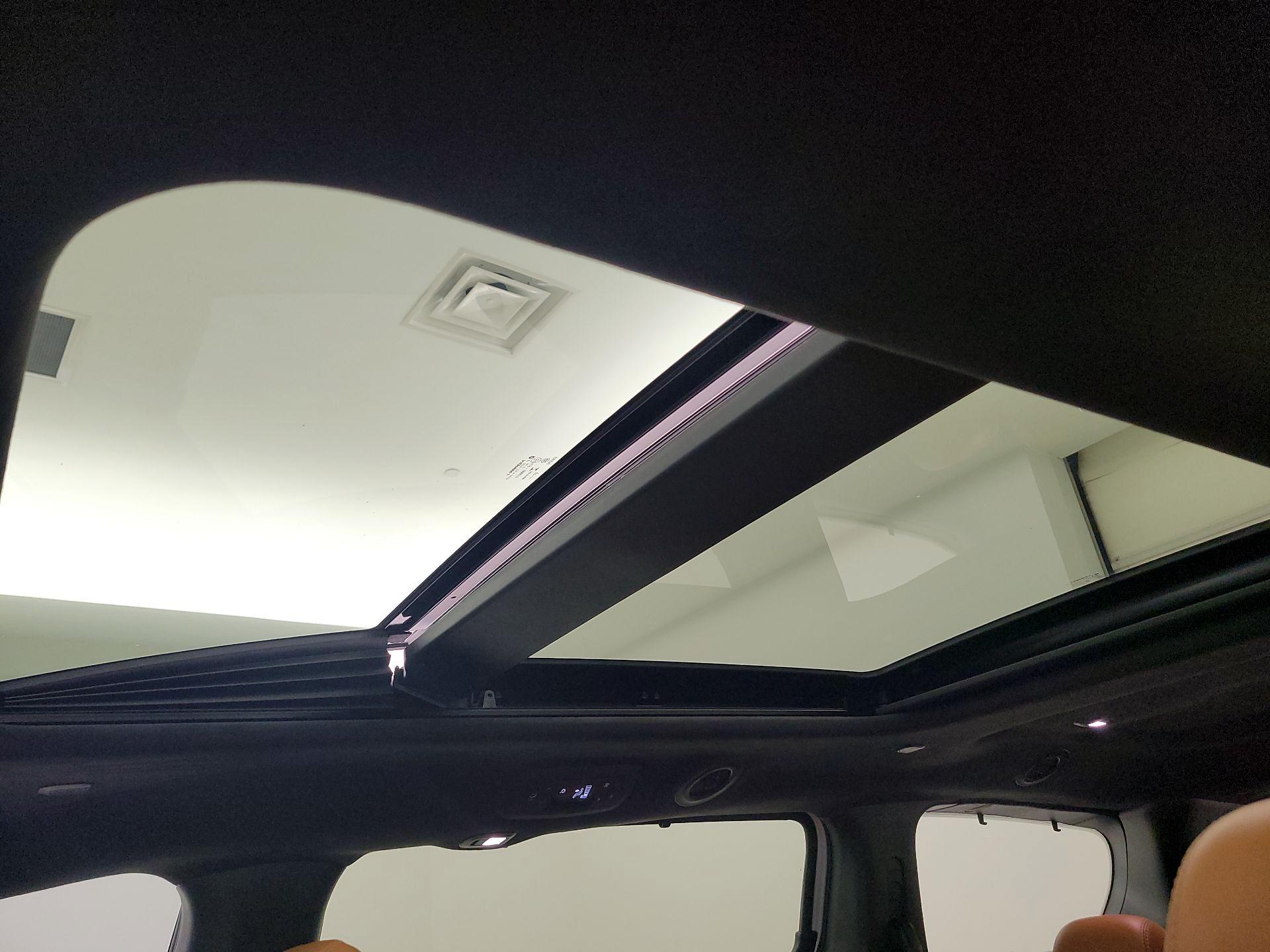 Thumbnail: 2022 Chrysler Pacifica - 20