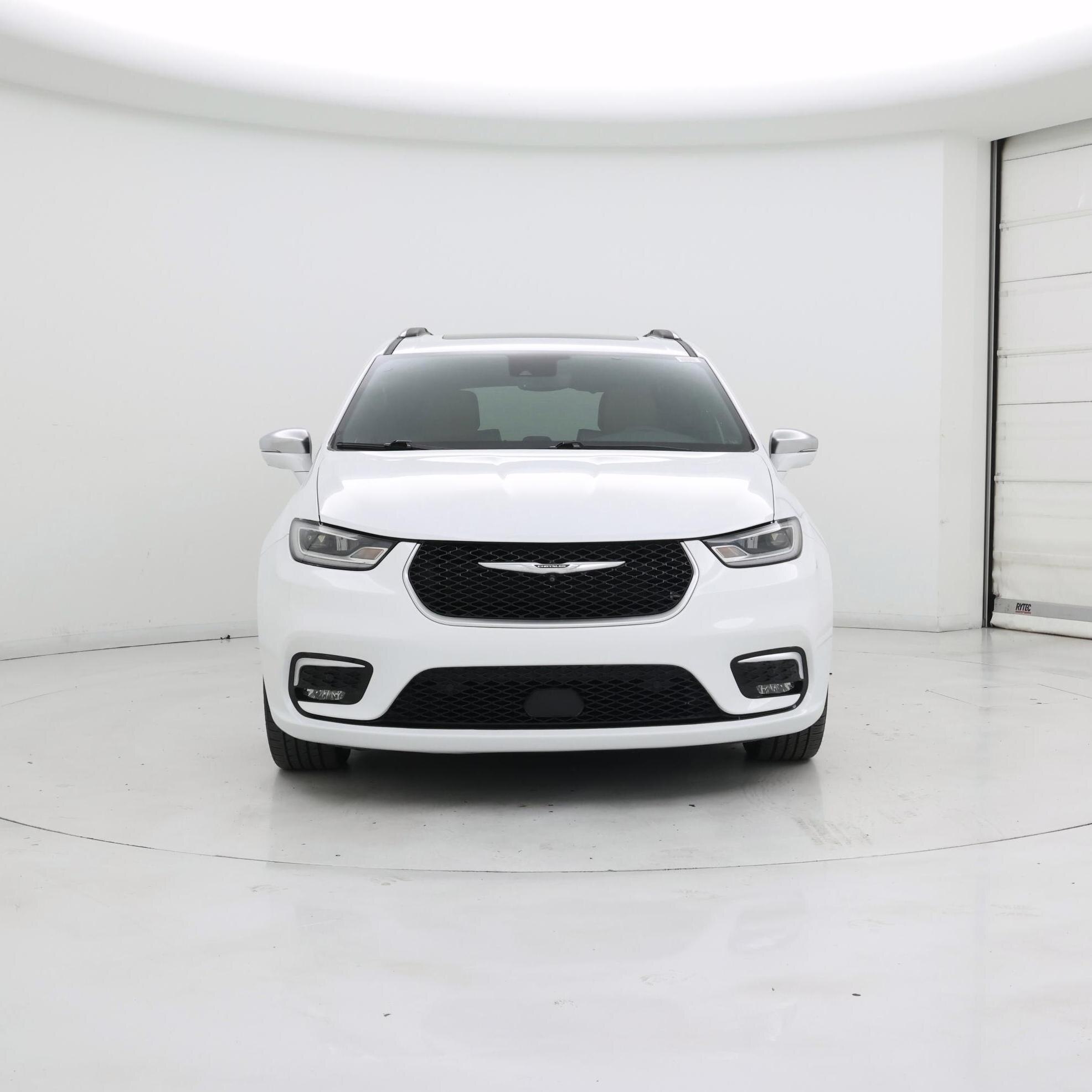 Thumbnail: 2022 Chrysler Pacifica - 5