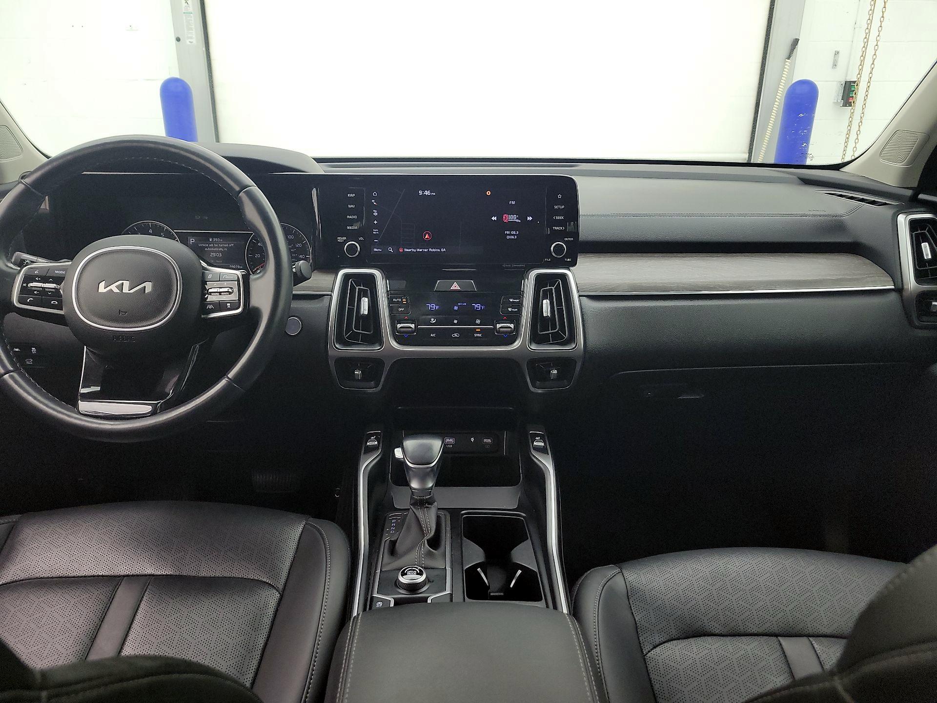 Thumbnail: 2023 Kia Sorento - 9