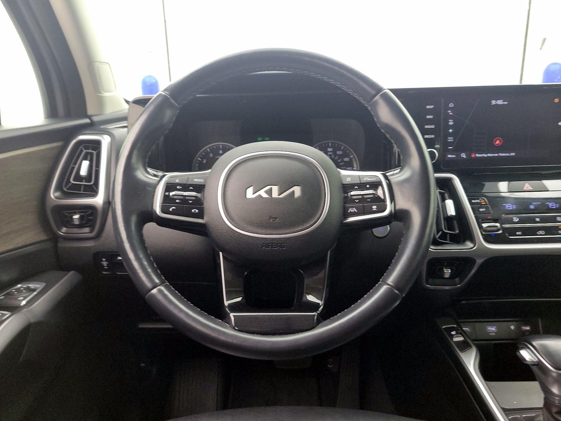 Thumbnail: 2023 Kia Sorento - 10