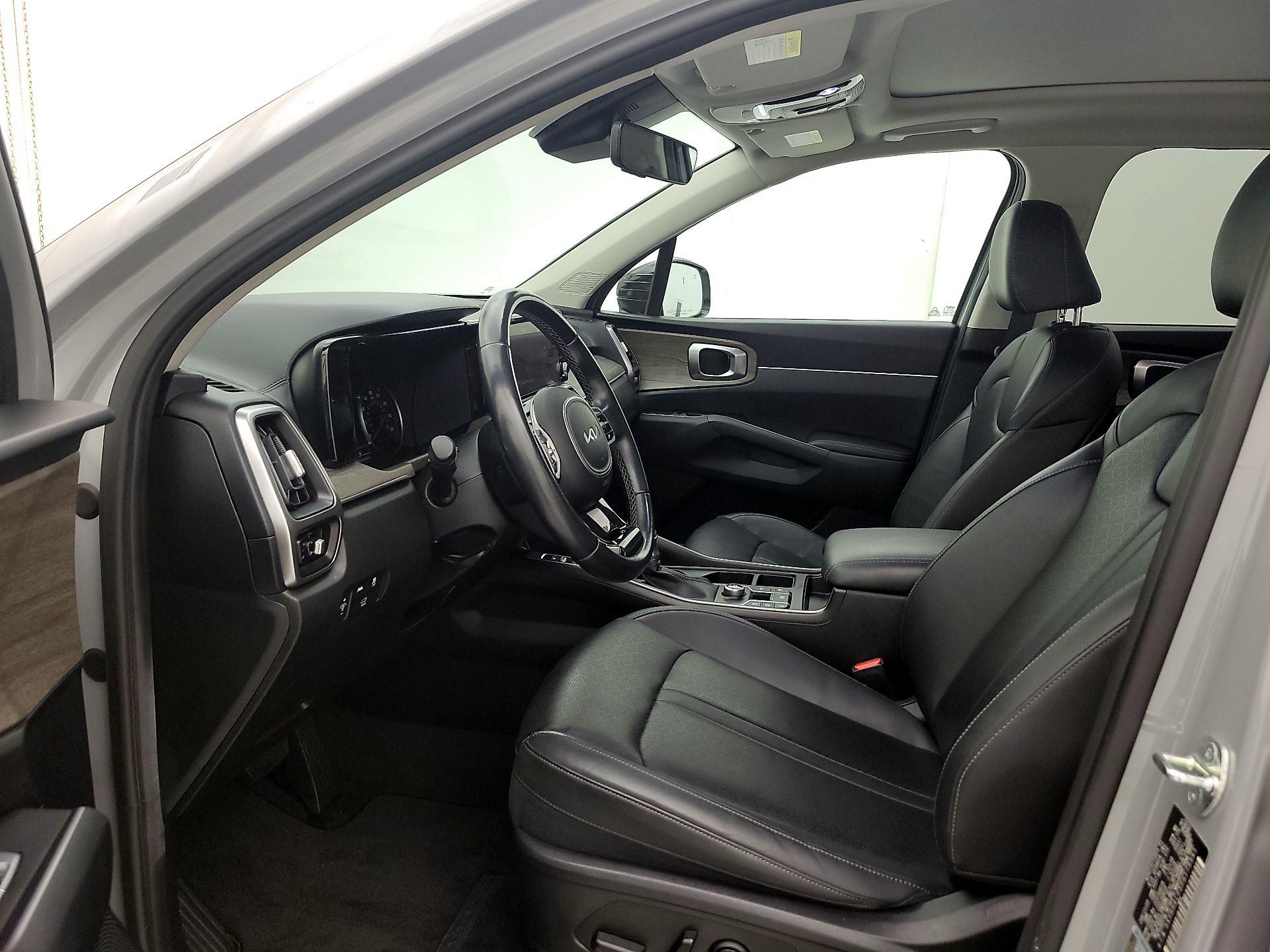 Thumbnail: 2023 Kia Sorento - 11