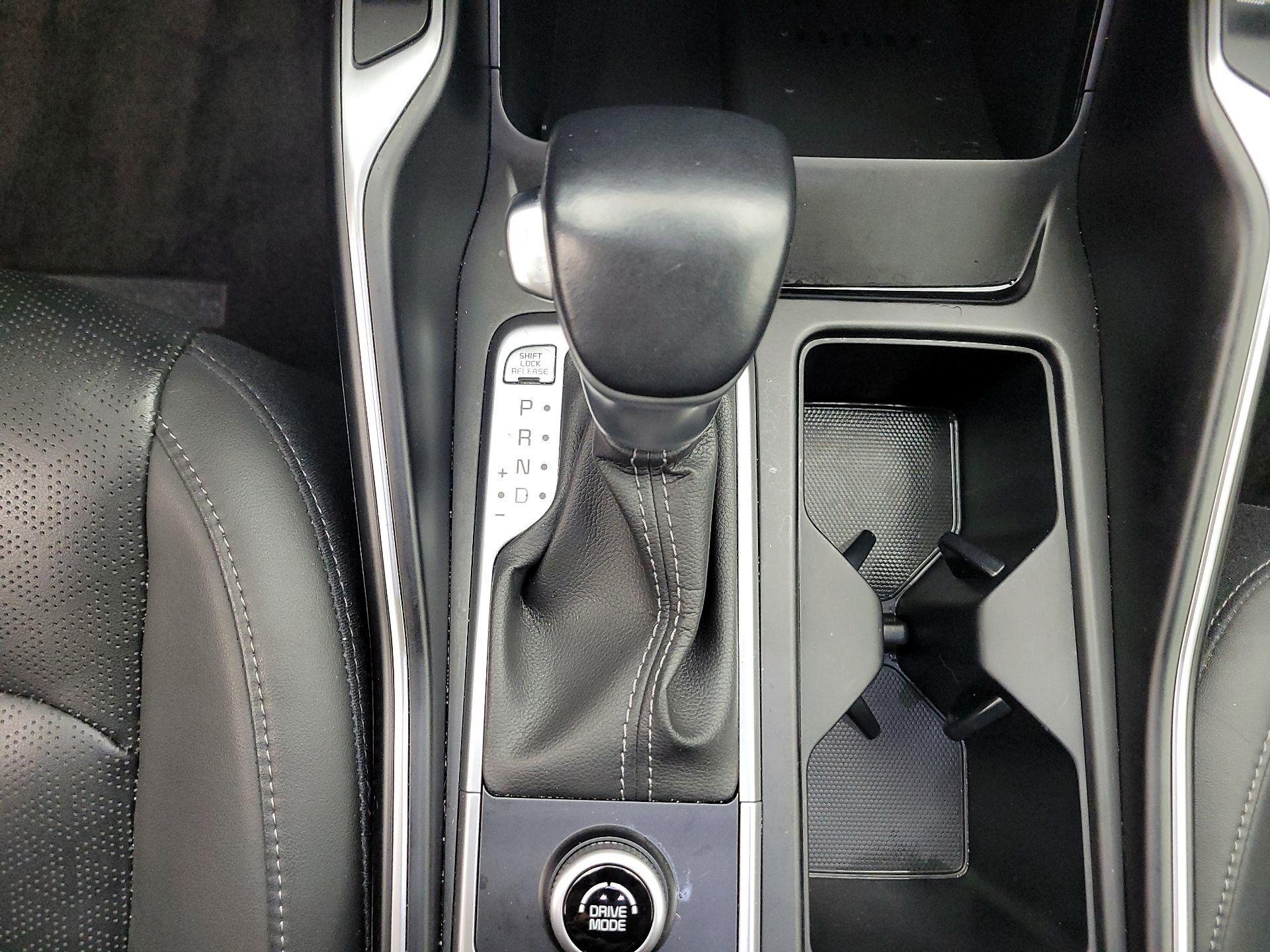 Thumbnail: 2023 Kia Sorento - 18