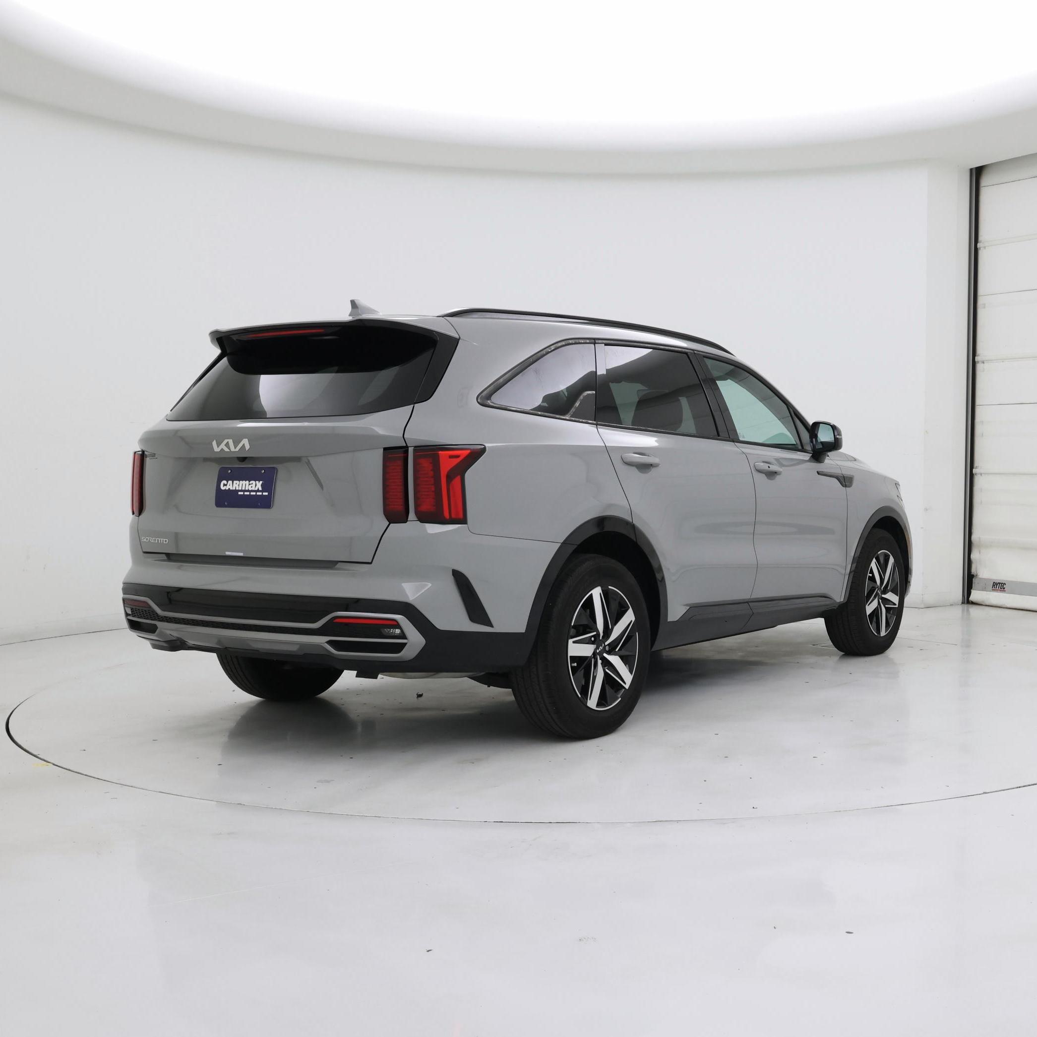 Thumbnail: 2023 Kia Sorento - 8