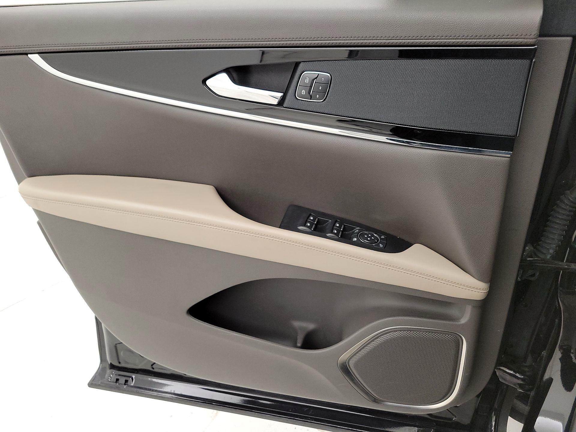 Thumbnail: 2022 Lincoln Nautilus - 12