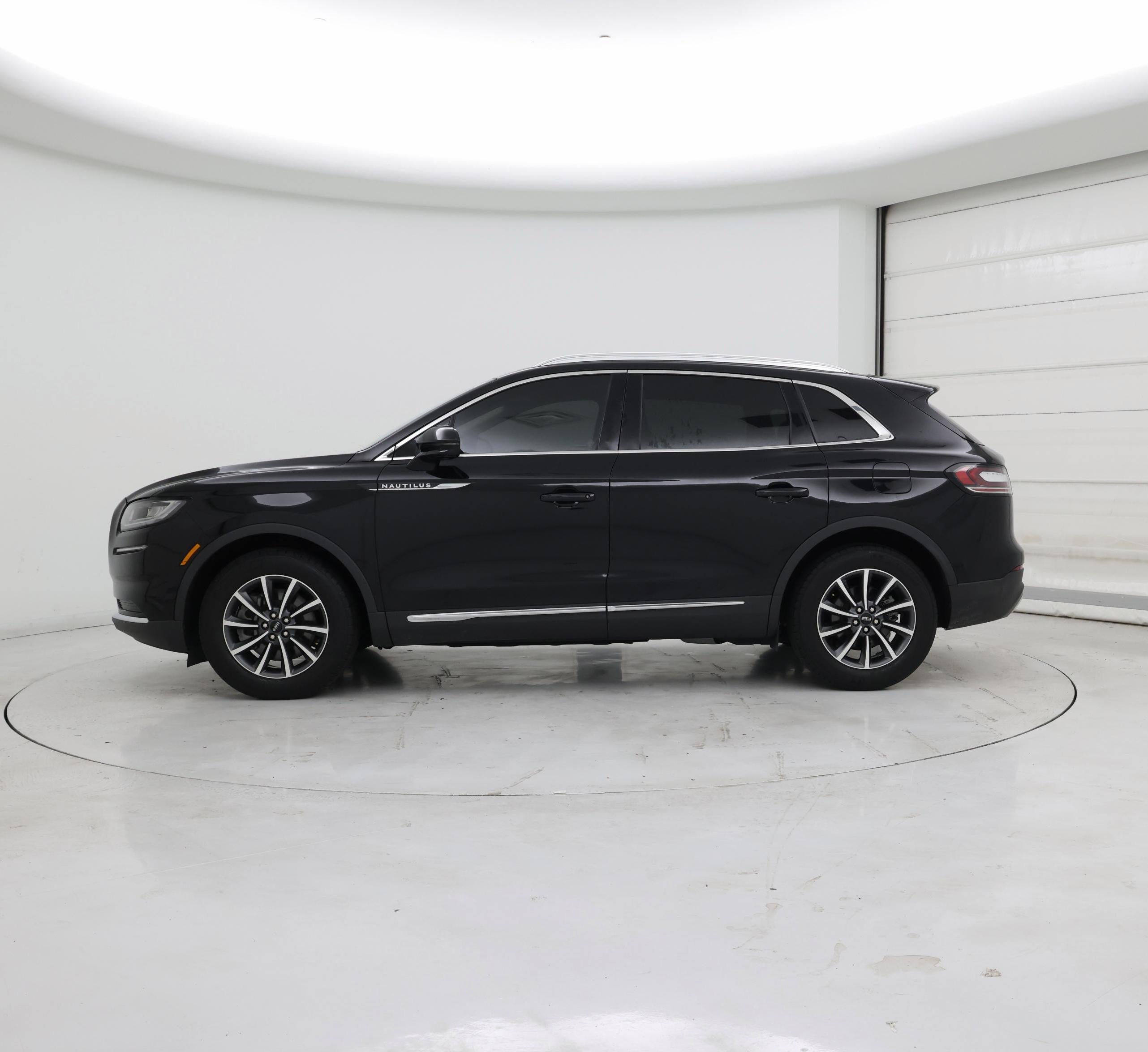 Thumbnail: 2022 Lincoln Nautilus - 3