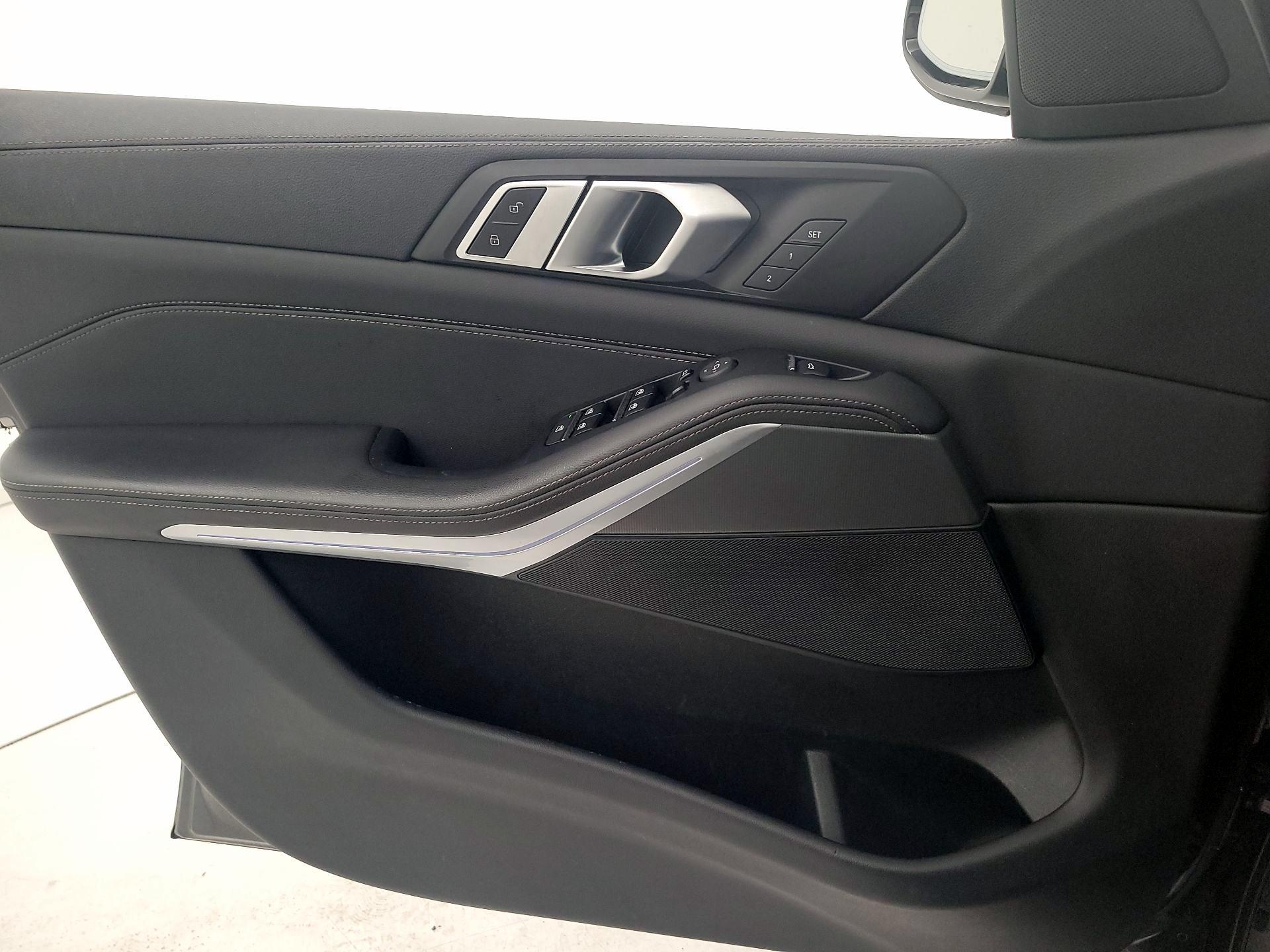 Thumbnail: 2022 BMW X5 - 12