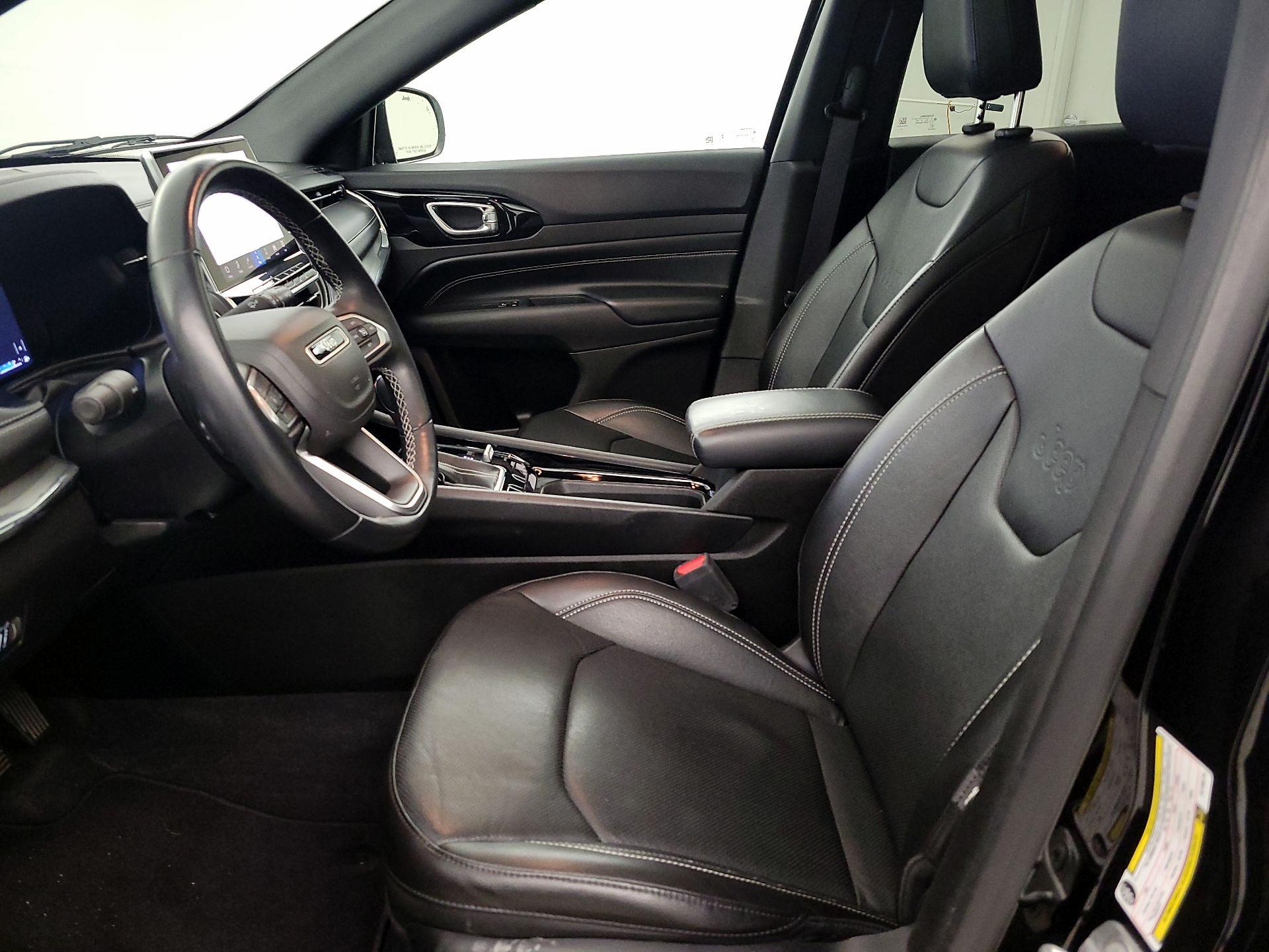 Thumbnail: 2022 Jeep Compass - 11