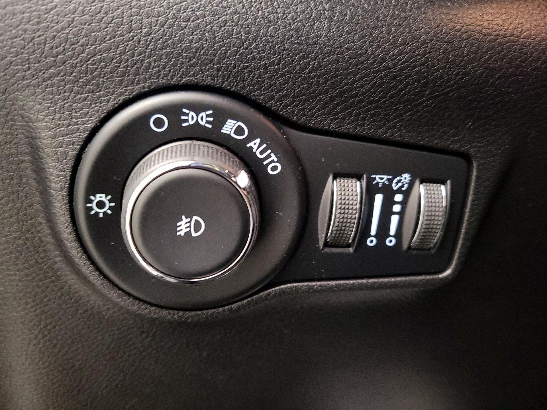 Thumbnail: 2022 Jeep Compass - 13