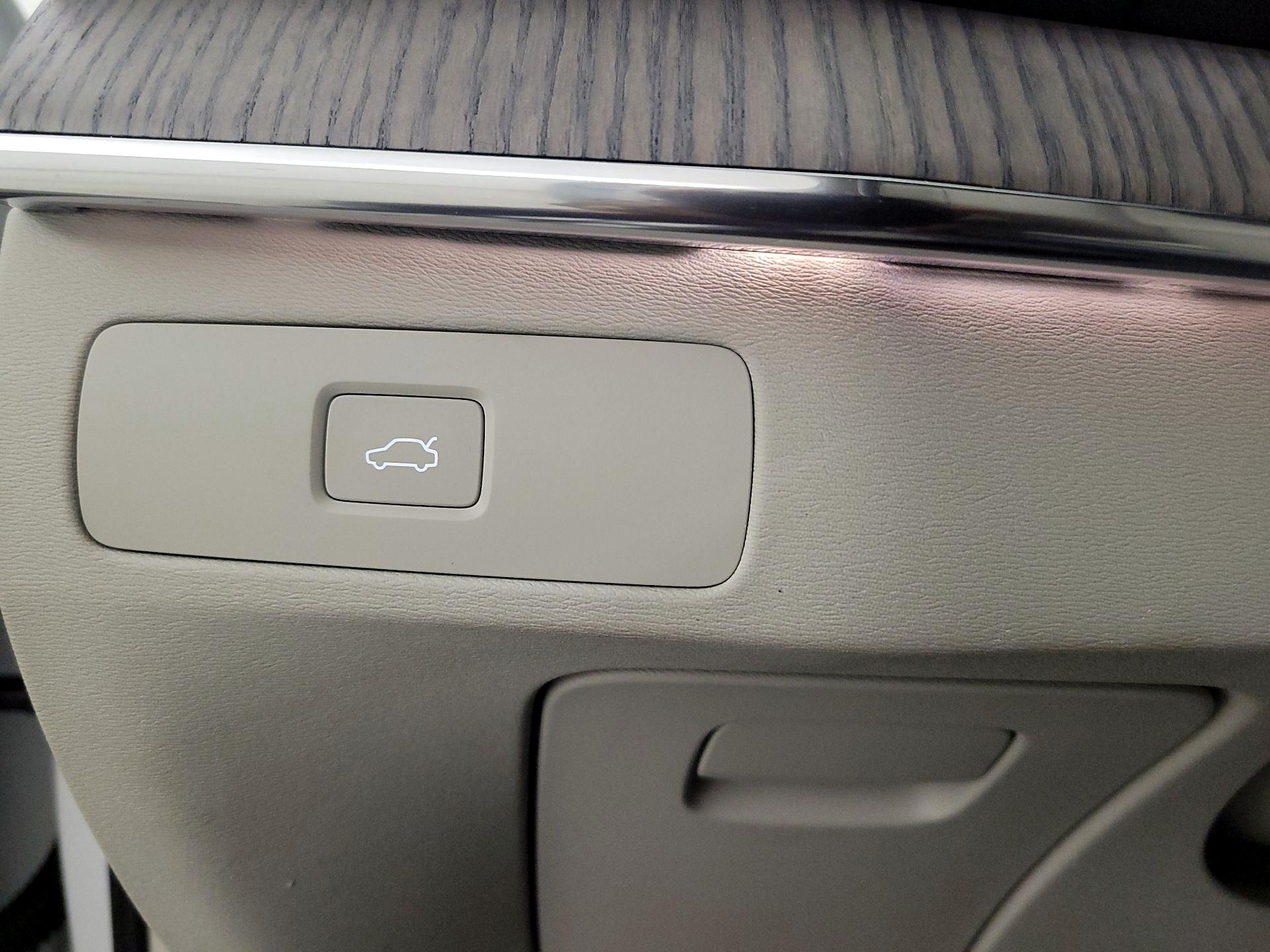 Thumbnail: 2023 Volvo XC90 - 13