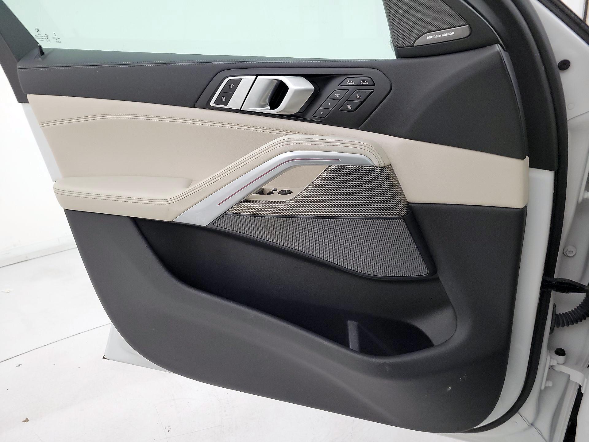 Thumbnail: 2021 BMW X6 - 12