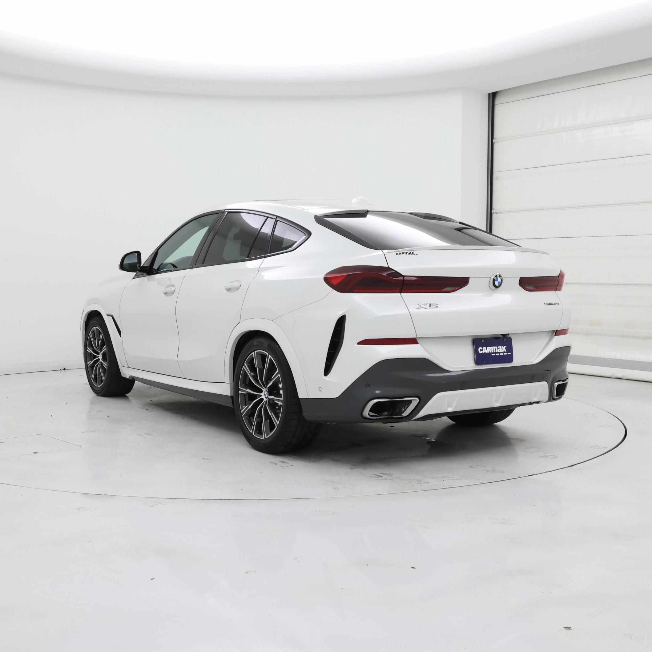 Thumbnail: 2021 BMW X6 - 2