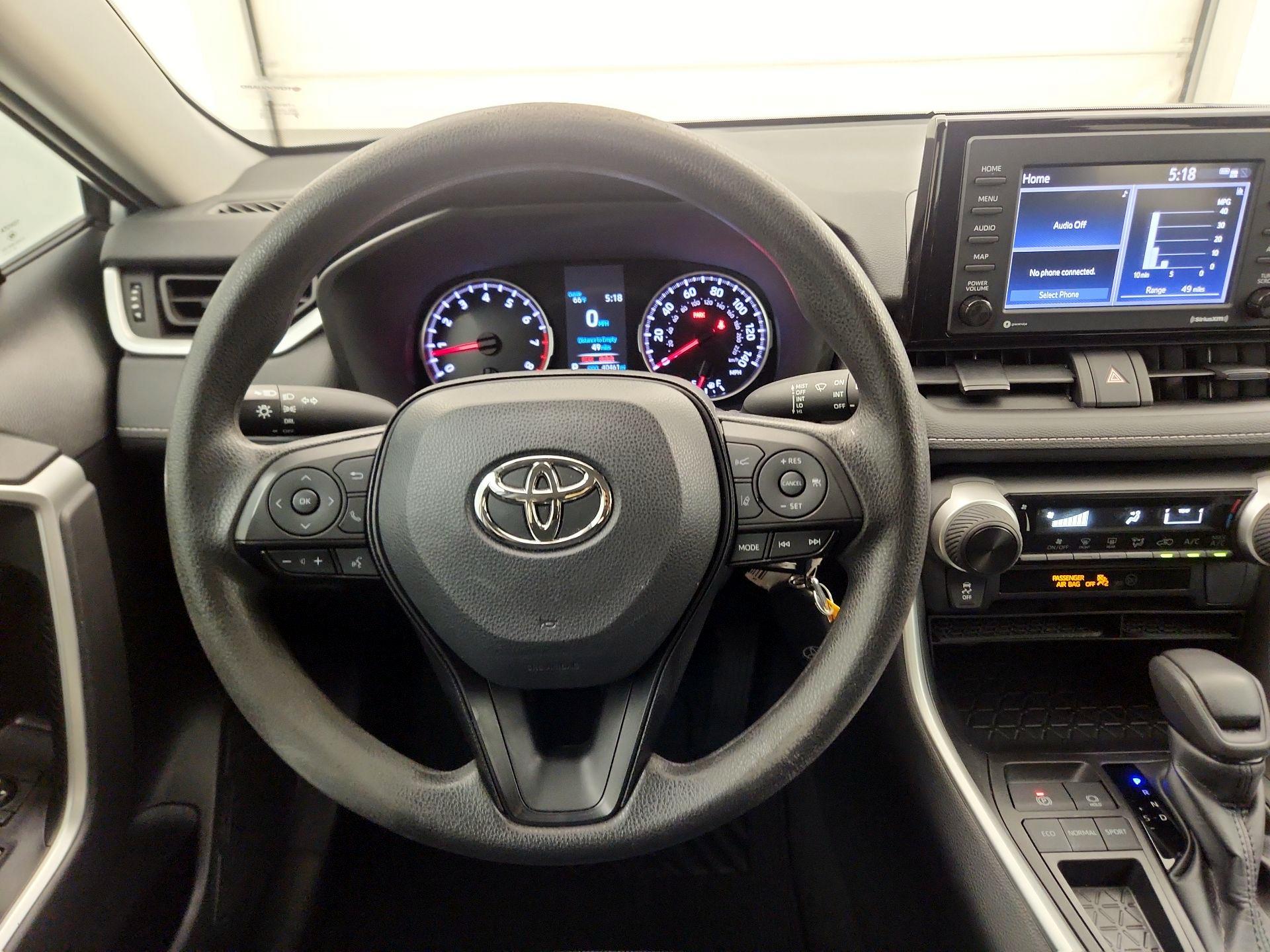 Thumbnail: 2022 Toyota RAV4 - 10