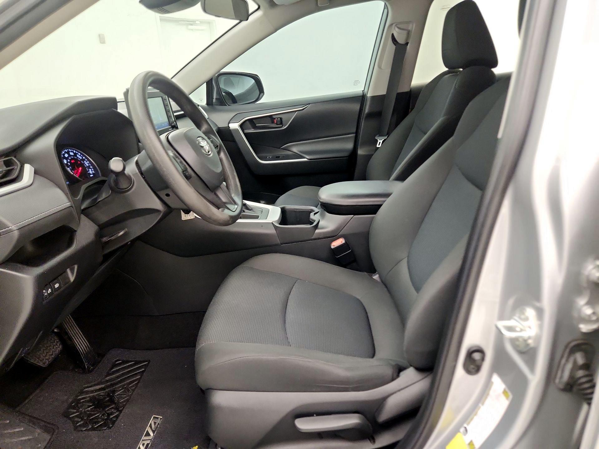 Thumbnail: 2022 Toyota RAV4 - 11