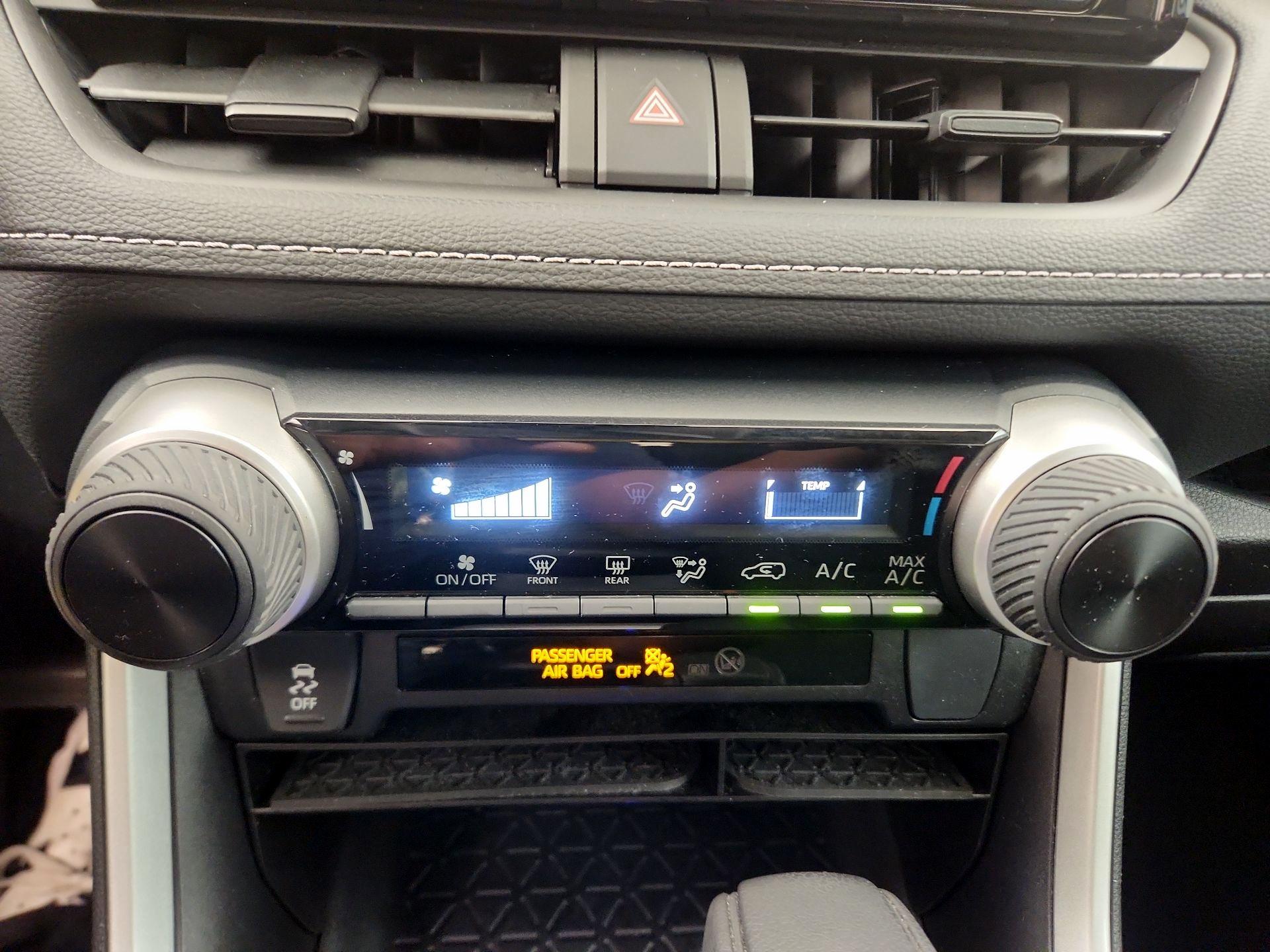 Thumbnail: 2022 Toyota RAV4 - 16