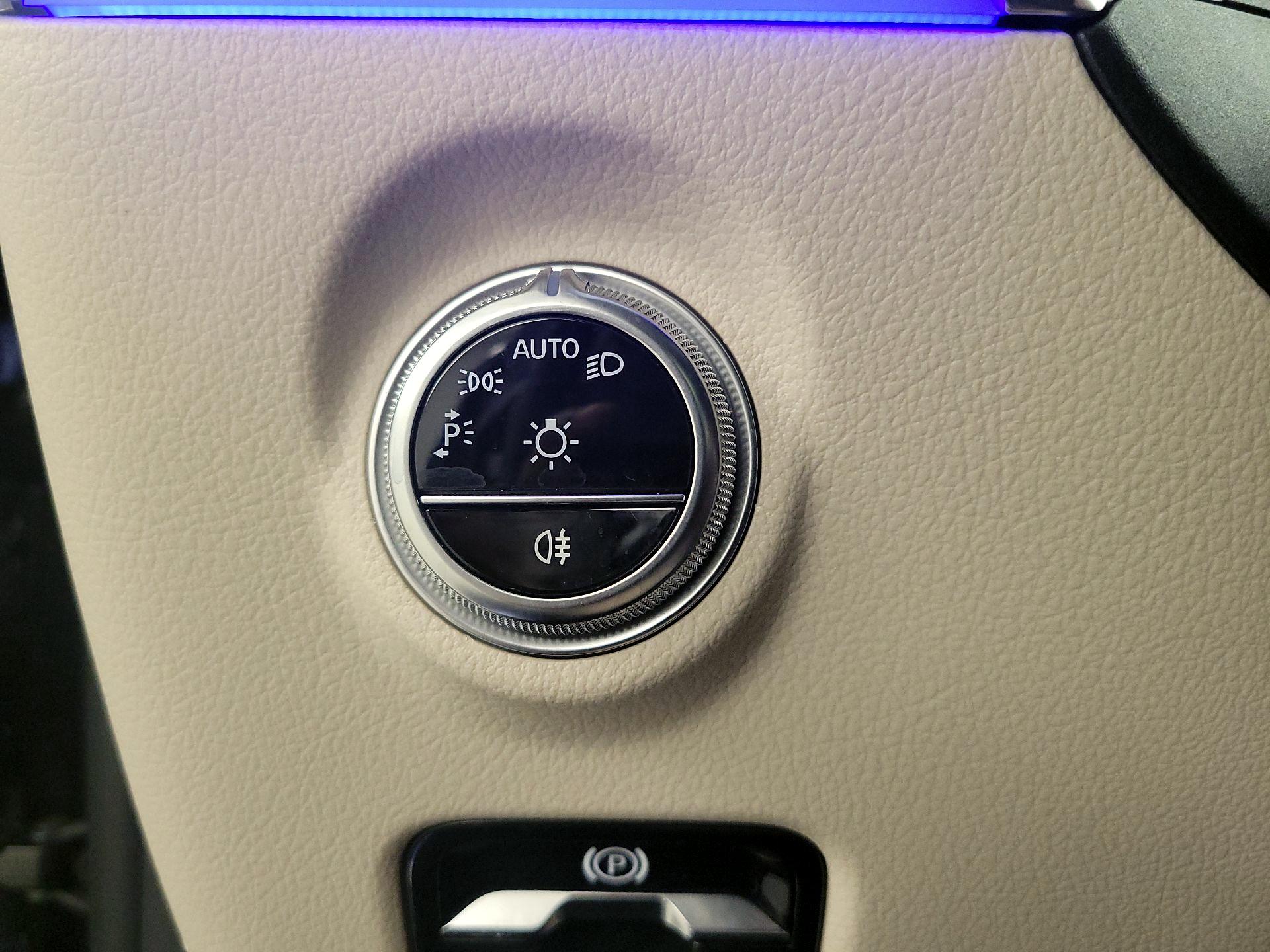 Thumbnail: 2022 Mercedes-Benz C-Class - 13