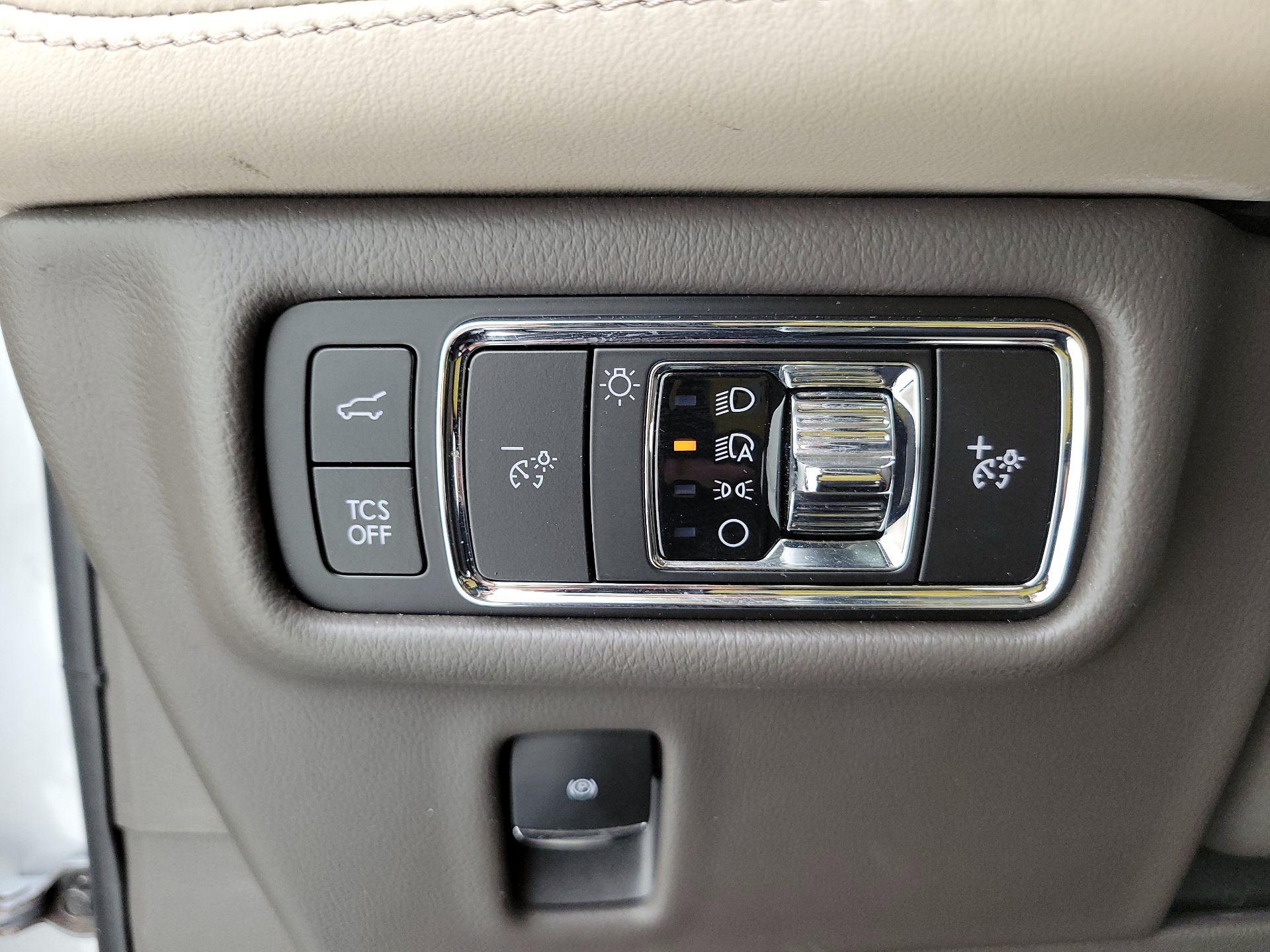 Thumbnail: 2023 Lincoln Nautilus - 13