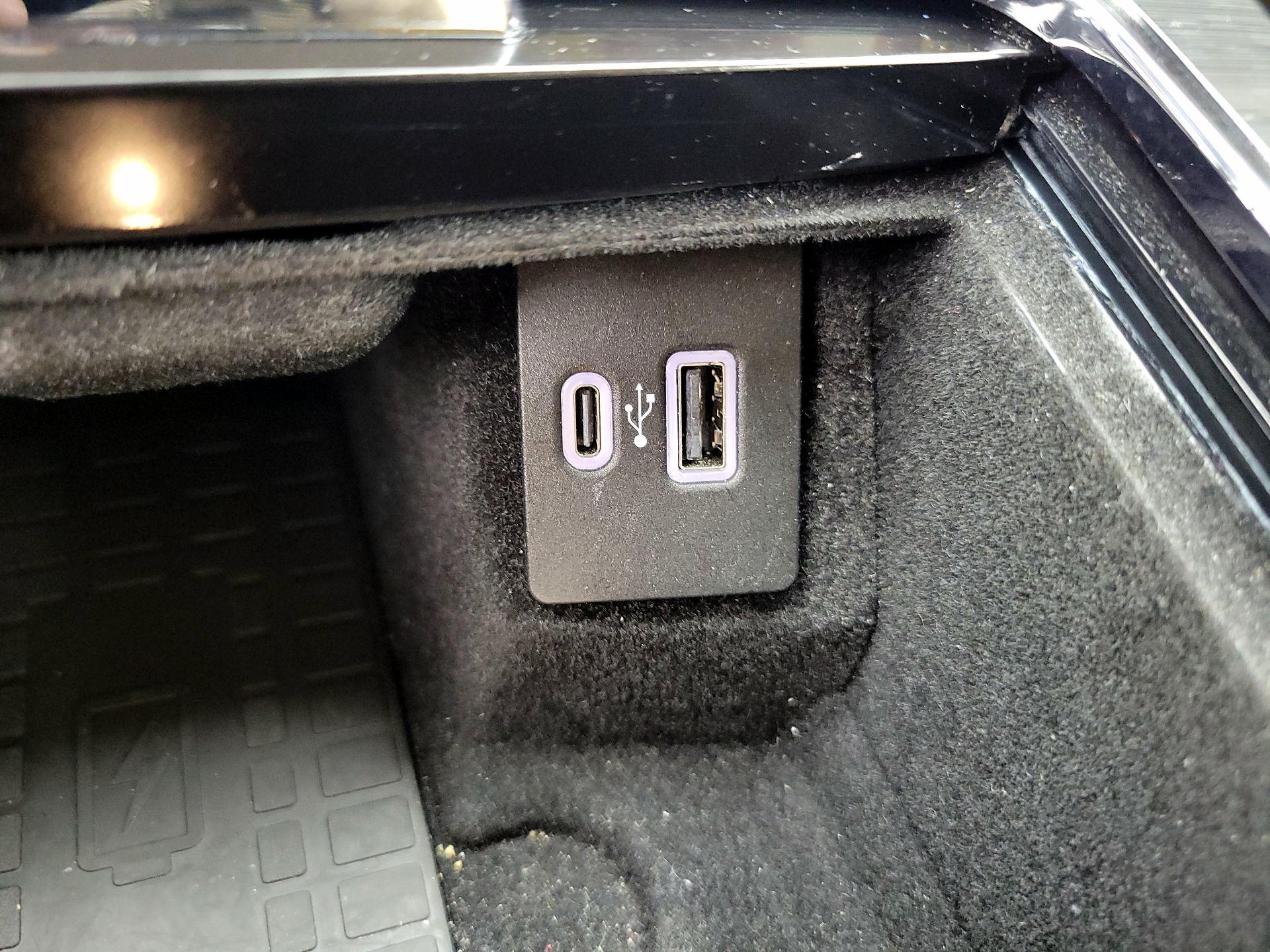 Thumbnail: 2023 Lincoln Nautilus - 19