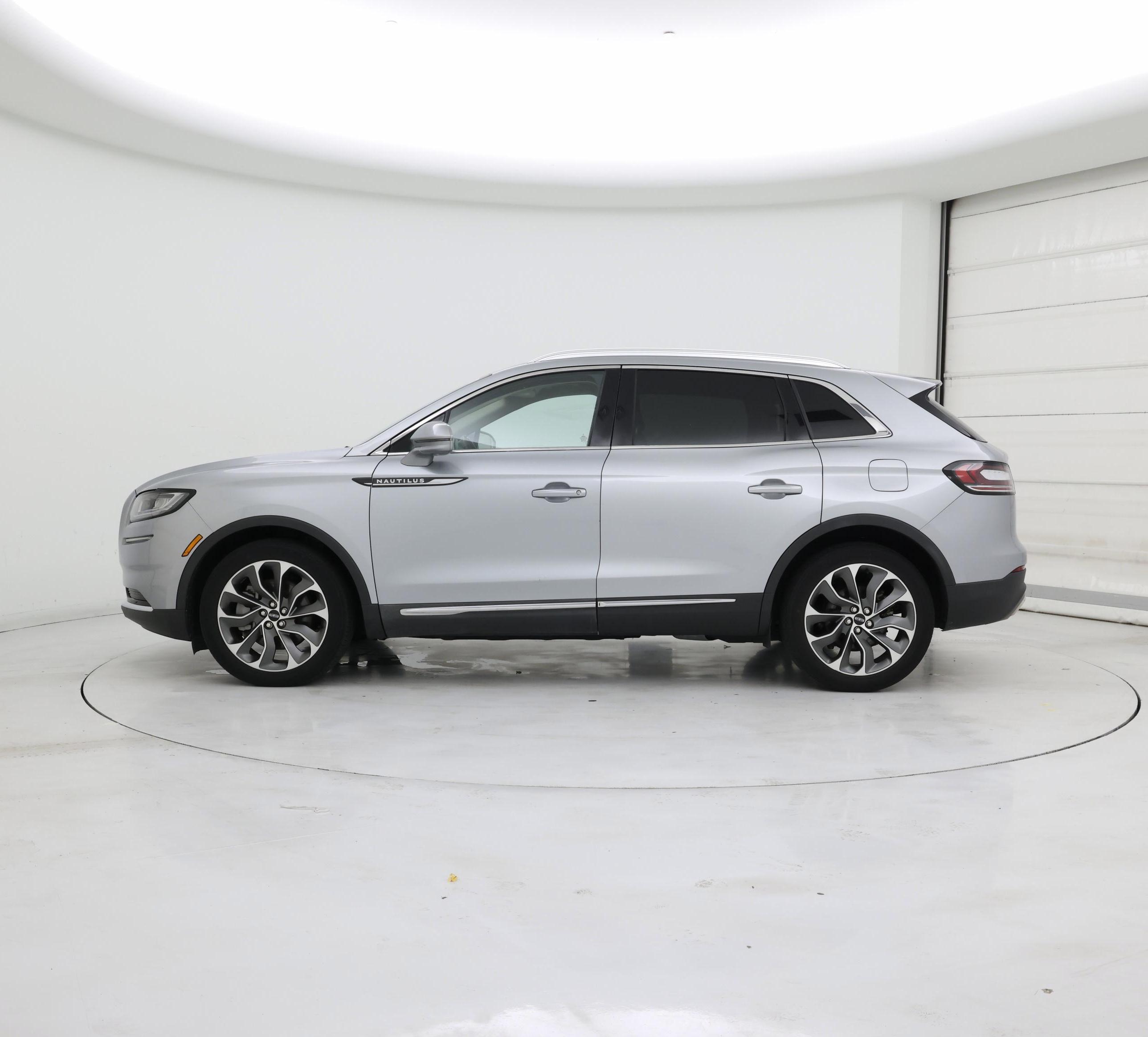 Thumbnail: 2023 Lincoln Nautilus - 3