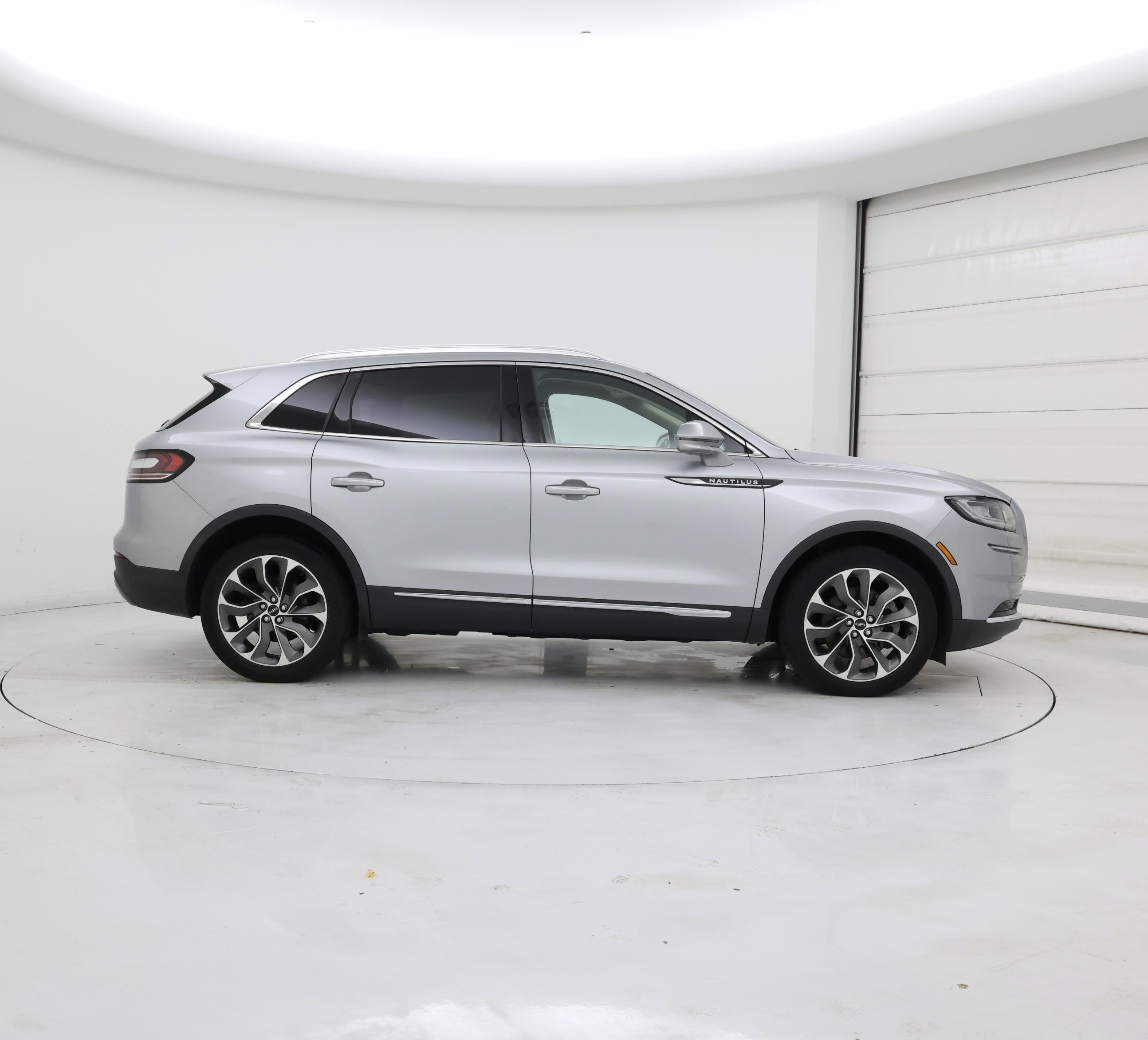 Thumbnail: 2023 Lincoln Nautilus - 7