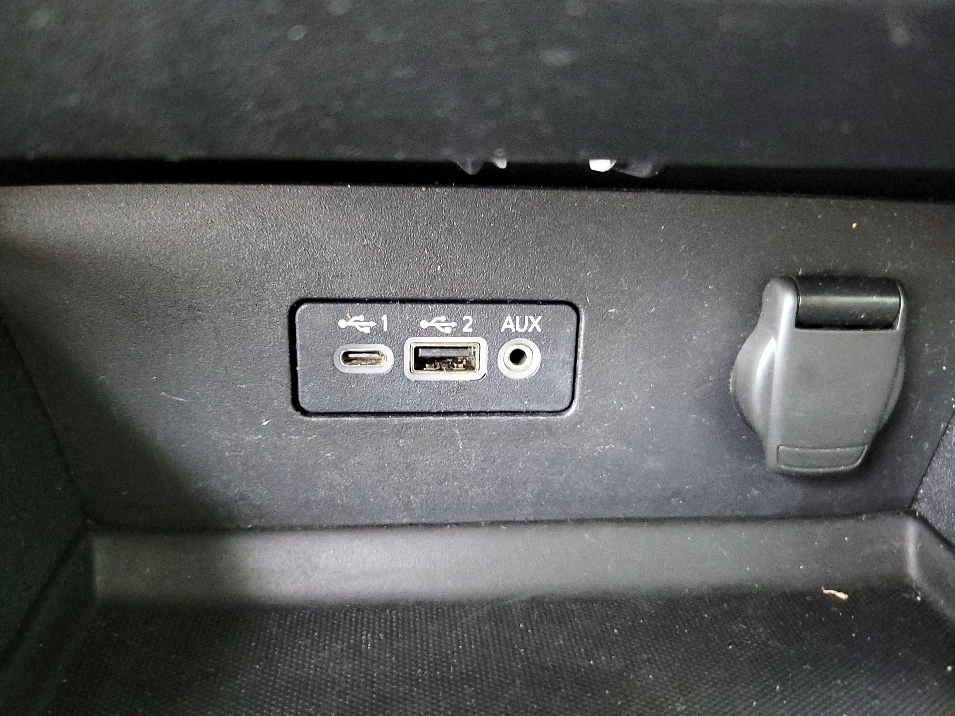 Thumbnail: 2020 Nissan Altima - 18