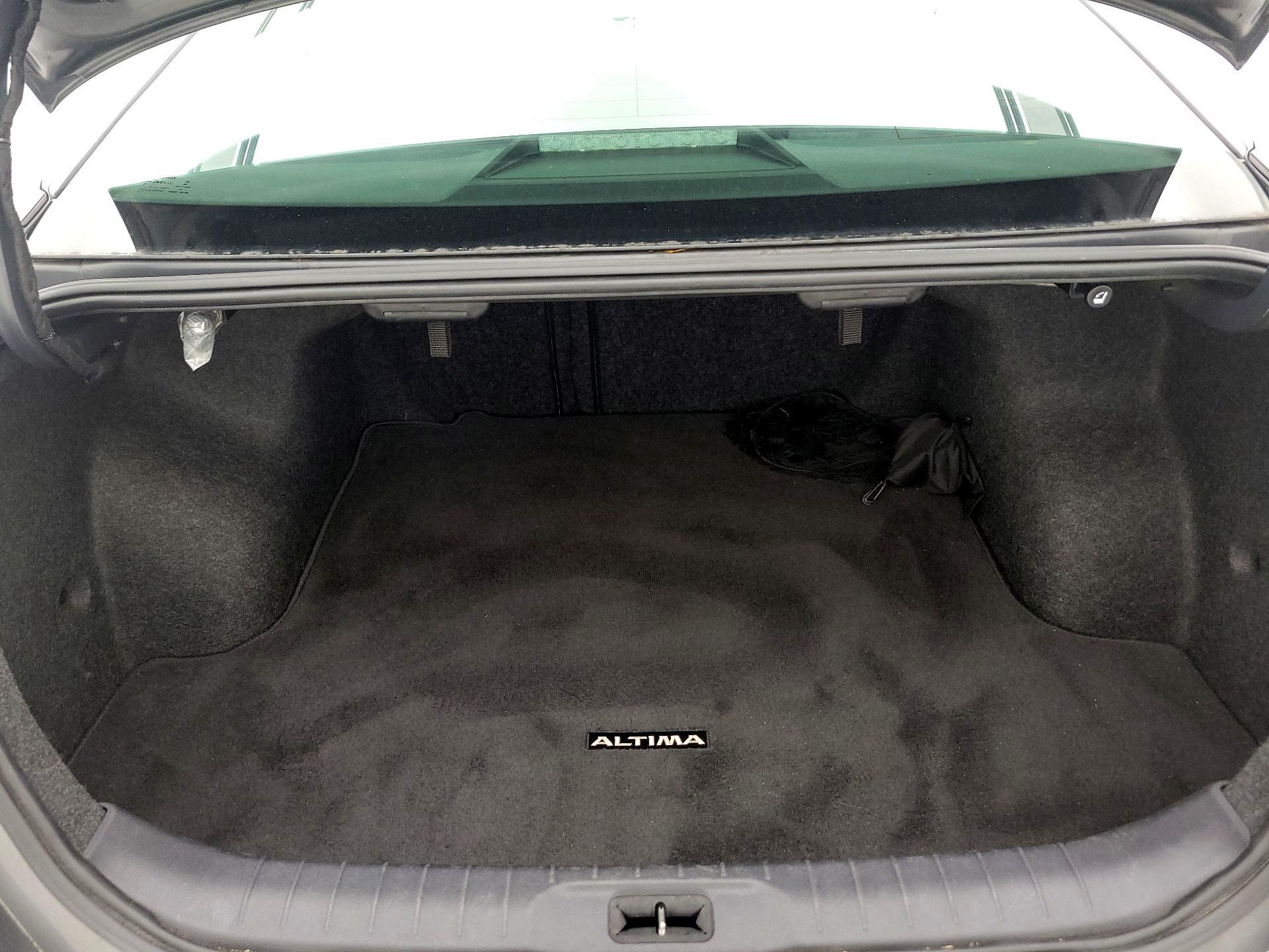 Thumbnail: 2020 Nissan Altima - 20