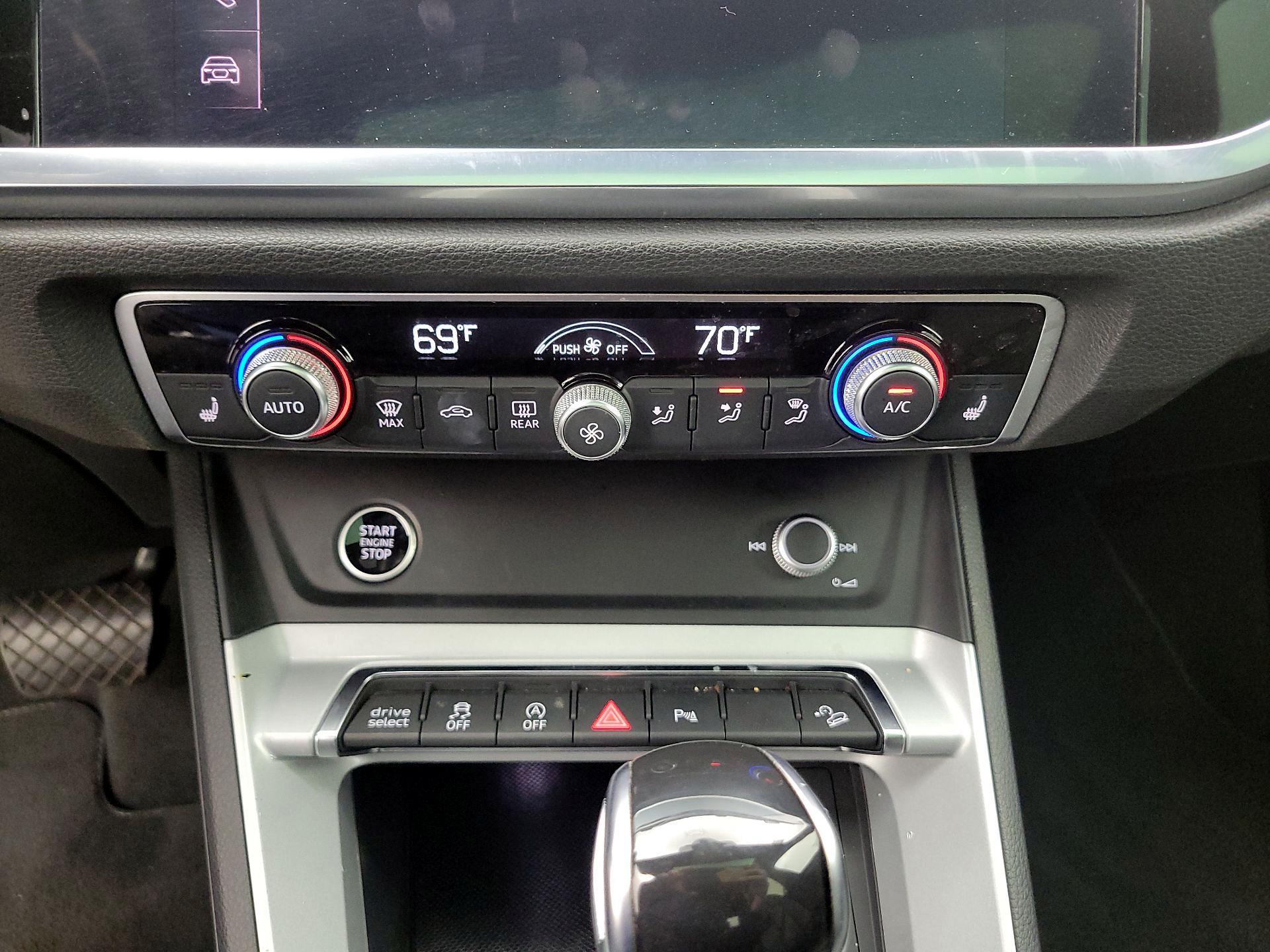 Thumbnail: 2021 Audi Q3 - 16