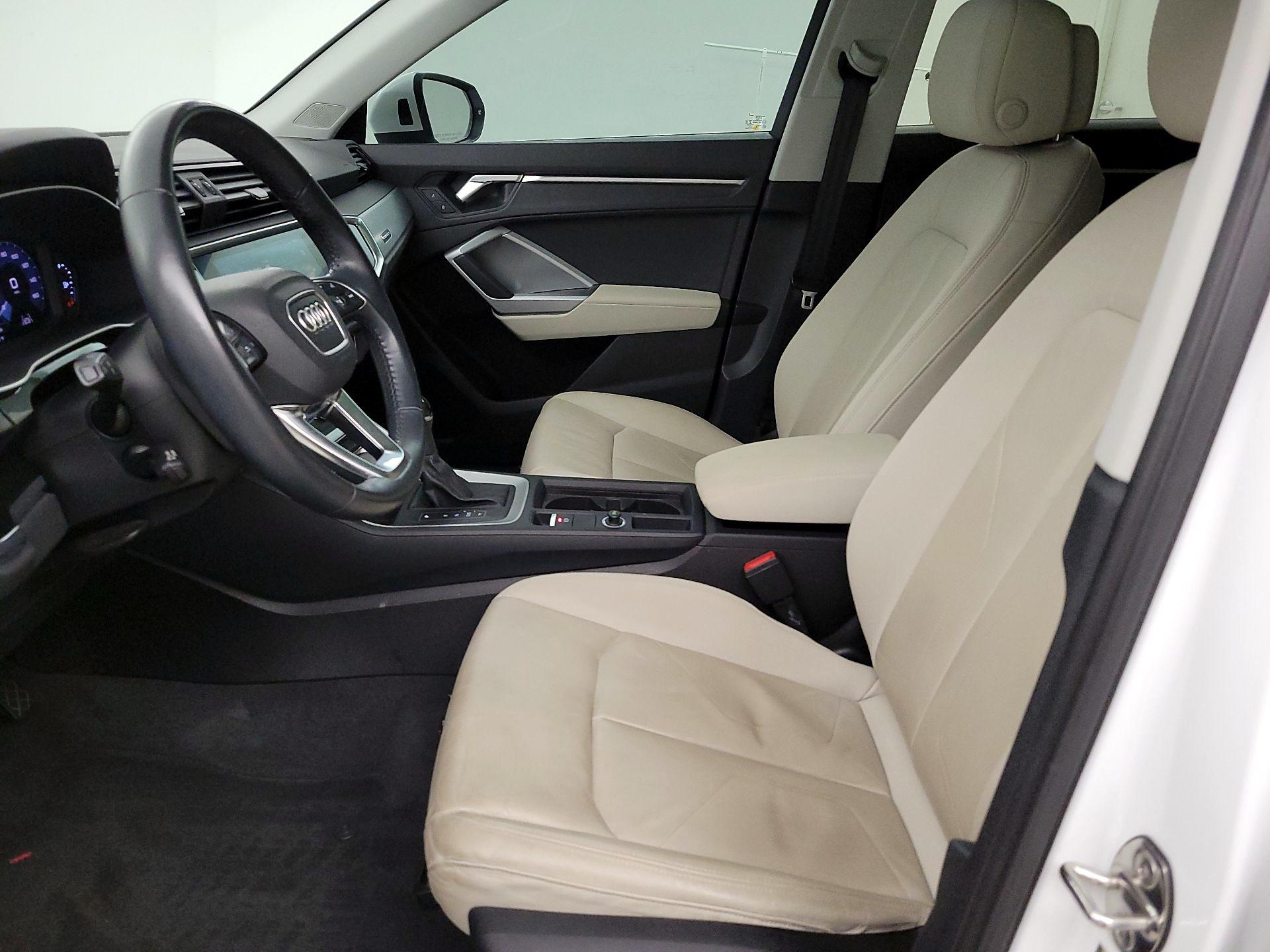 Thumbnail: 2020 Audi Q3 - 11