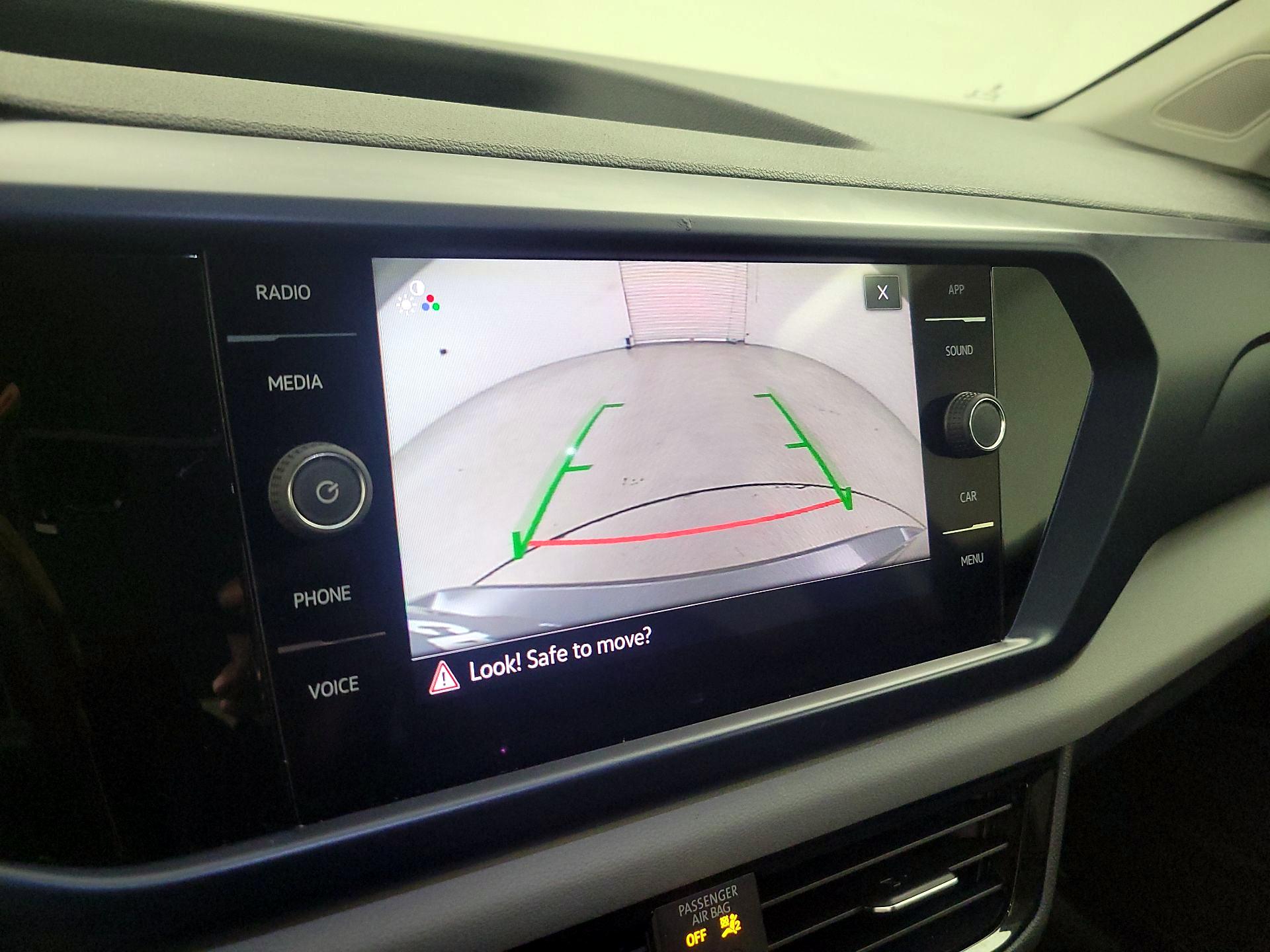 Thumbnail: 2022 Volkswagen Taos - 14